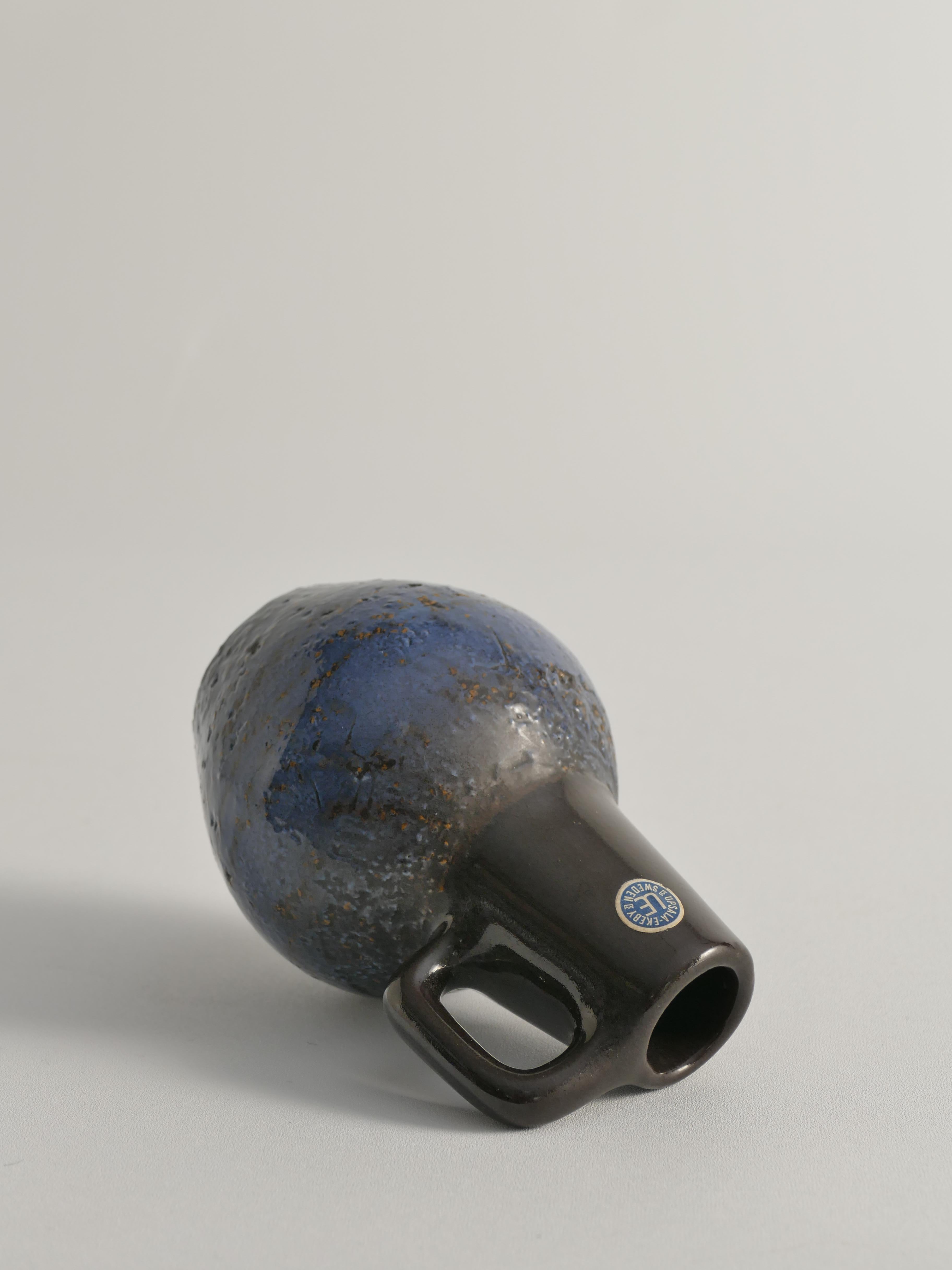 Cotto Vaso in ceramica blu The Modern Scandinavian,  Ingrid Atterberg per Upsala Ekeby, anni '60 in vendita