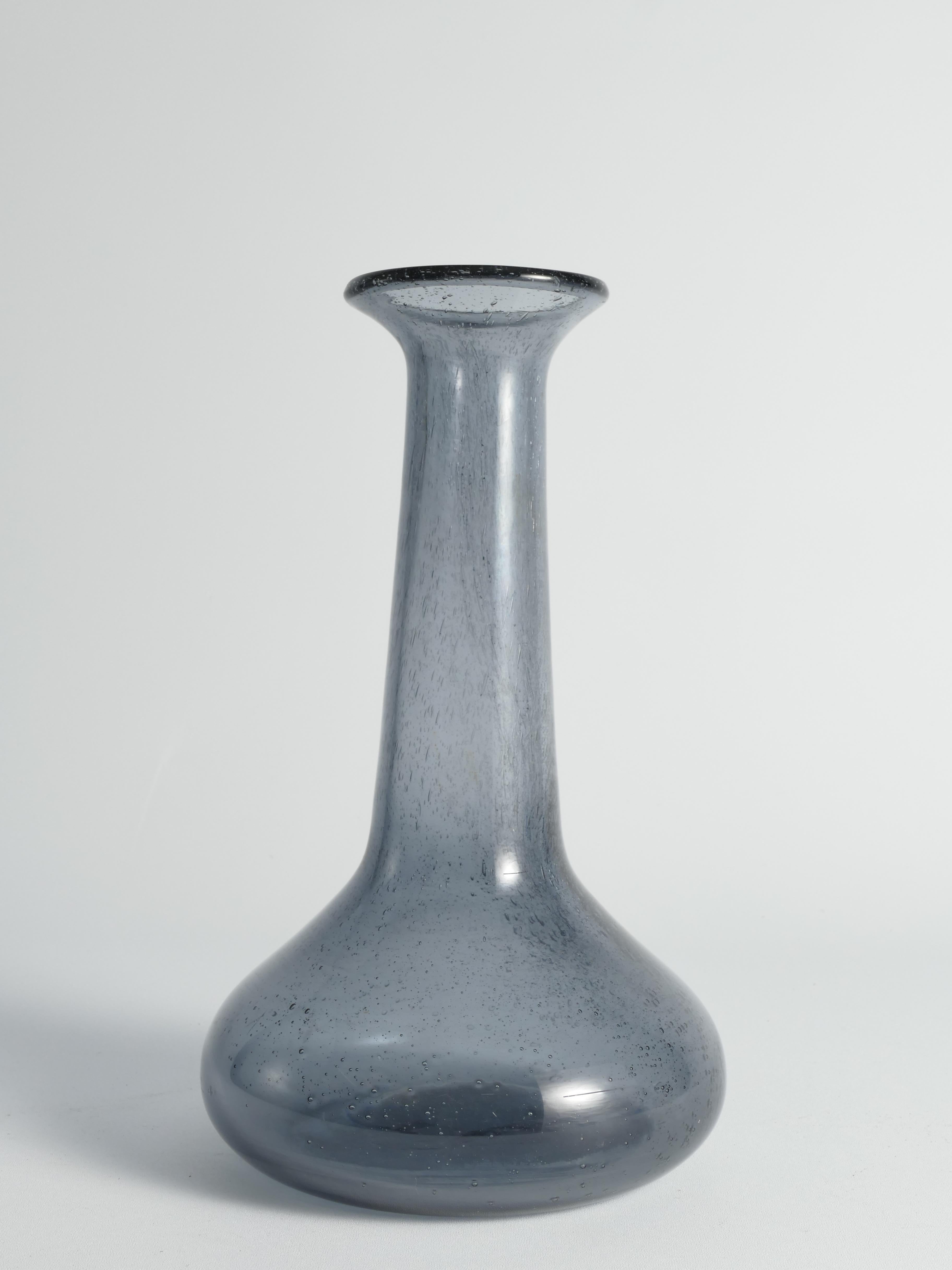 Scandinavian Modern Blue Glass Vase by Erik Höglund for Boda, Sweden 1960's In Good Condition For Sale In Grythyttan, SE