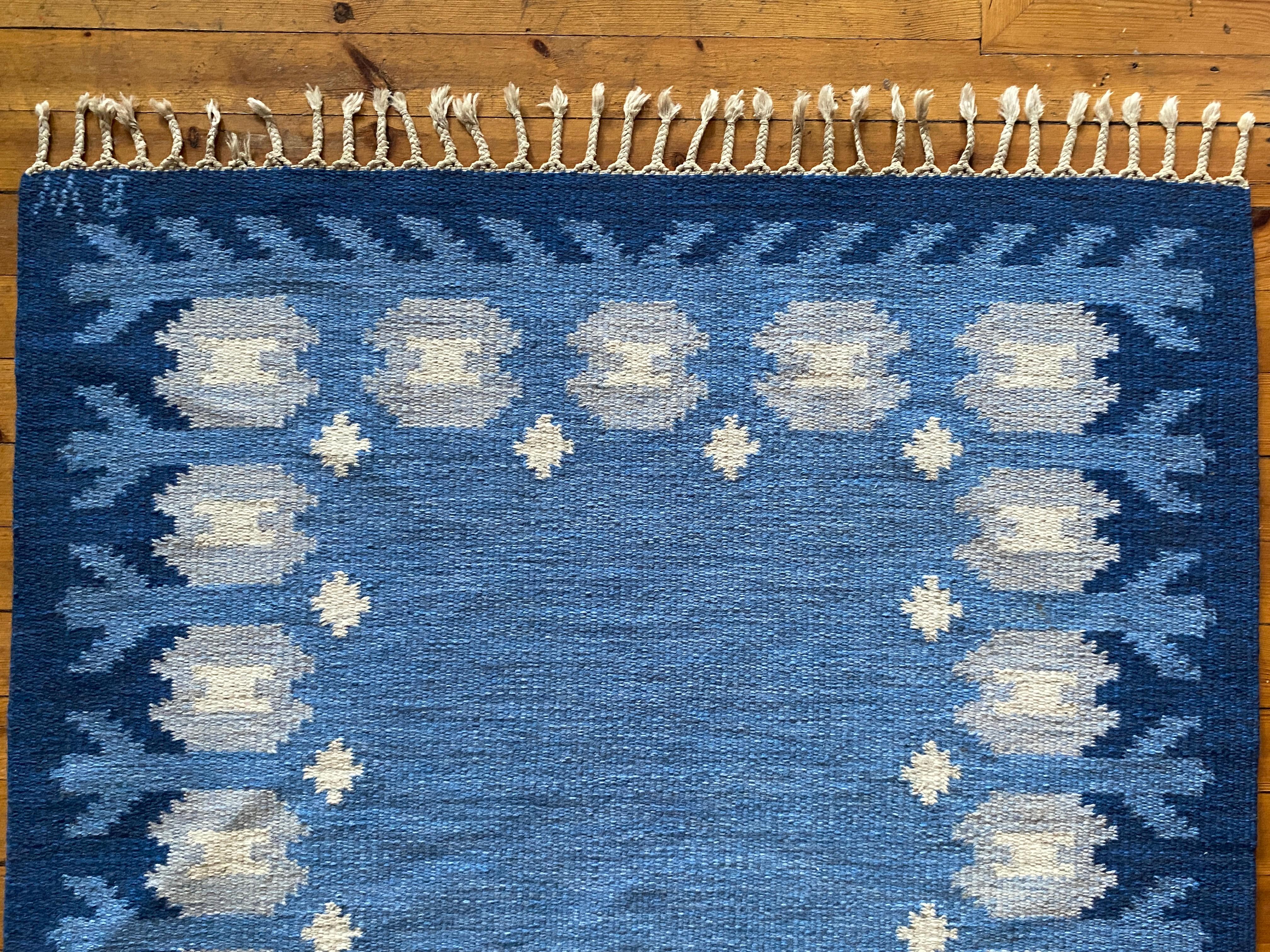 Tappeto a tessitura piatta The Modern Scandinavian Blue Rölakan di Berit Koenig Woelfer Svezia in vendita 5