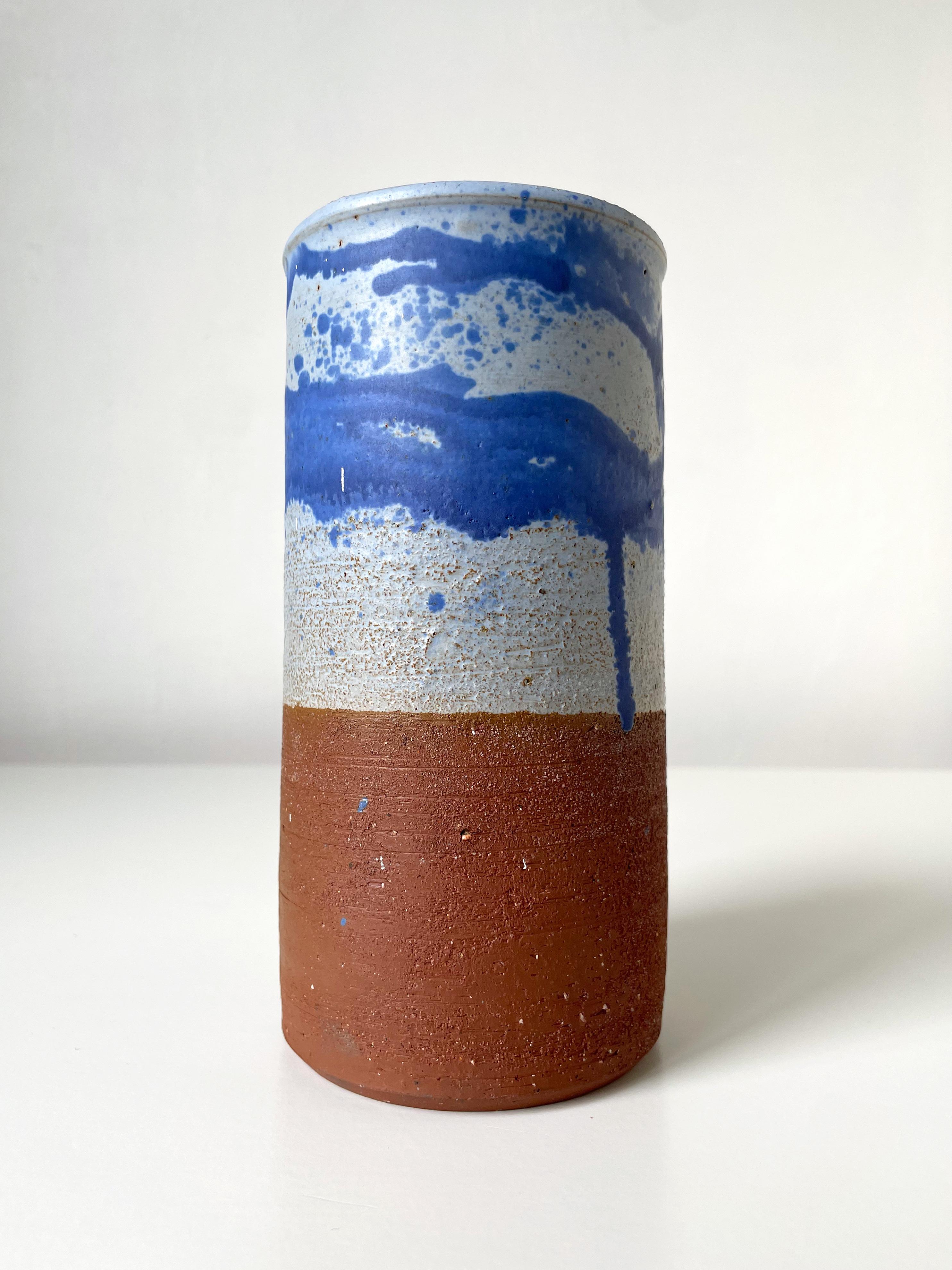 Scandinavian Modern 1960s Blue Splash Decor Ceramic Cylinder Vase In Good Condition For Sale In Copenhagen, DK