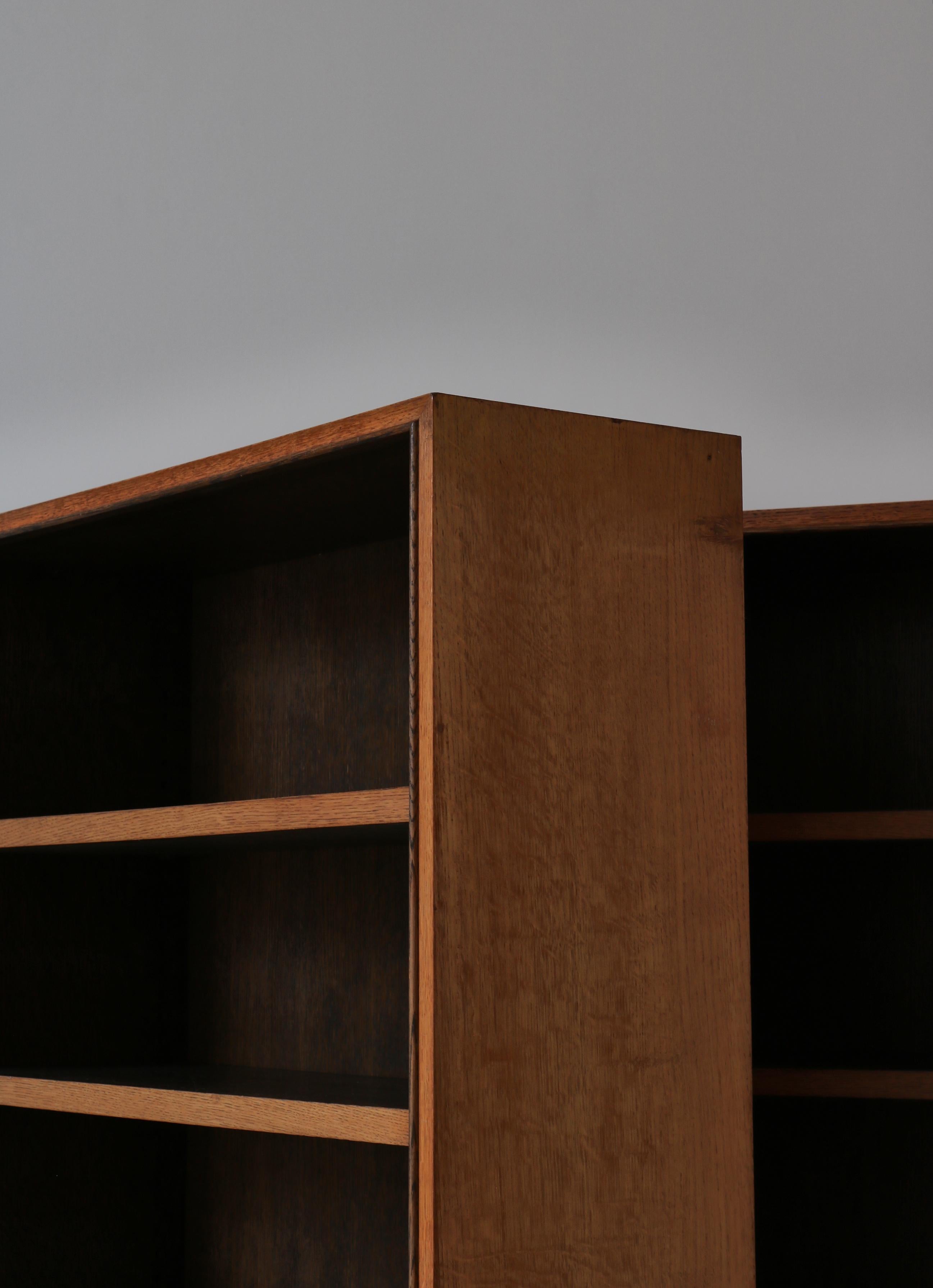 Scandinavian Modern Bookcases in Oak by Cabinetmaker I.P. Mørck, Denmark, 1930s For Sale 7