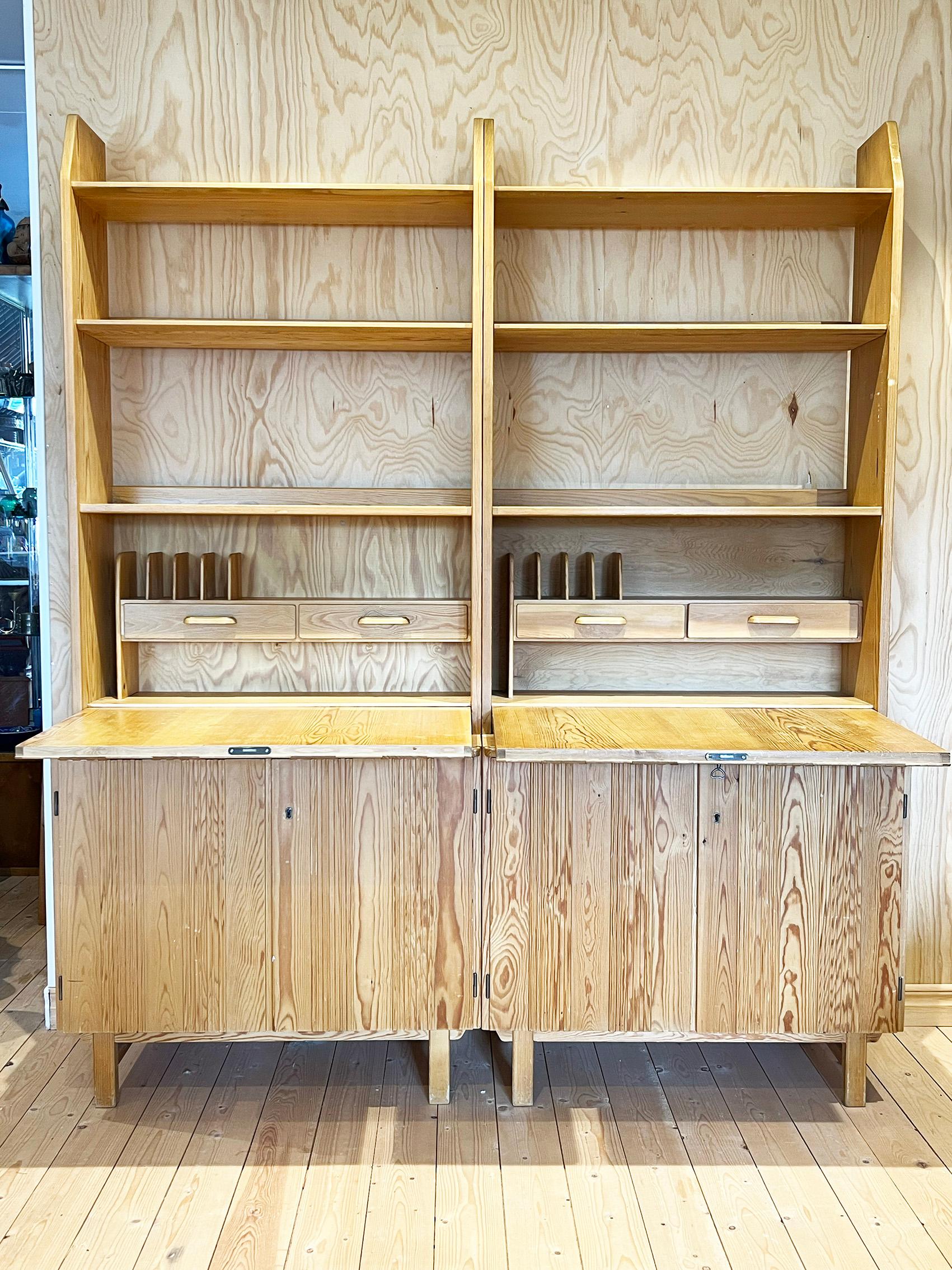 Svedese Set di 2 librerie in pino The Modern Scandinavian, Svensk Fur, anni '60 ca. in vendita