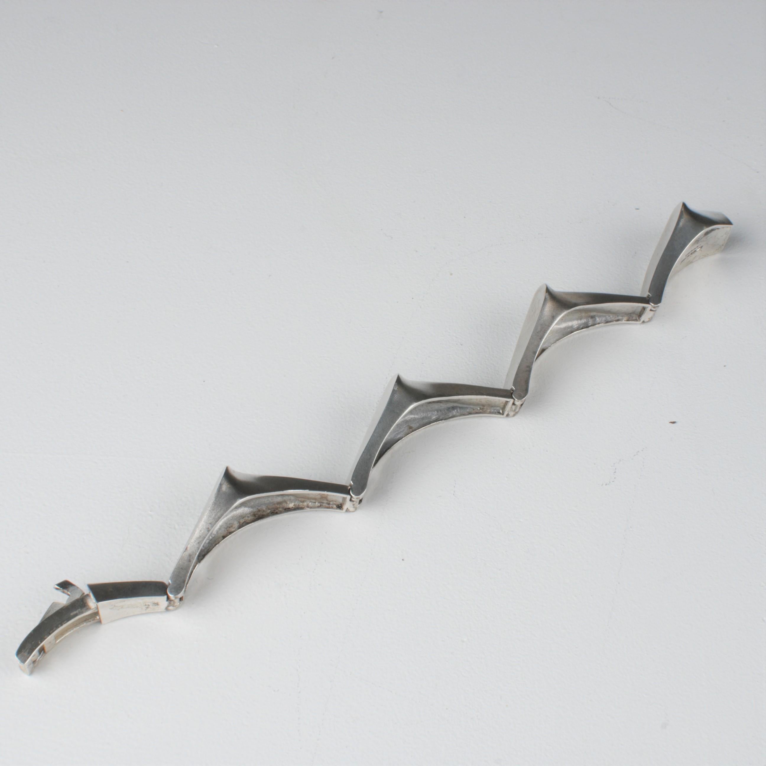 Late 20th Century Scandinavian Modern Bracelet in Silver by Lapponia, Finland For Sale