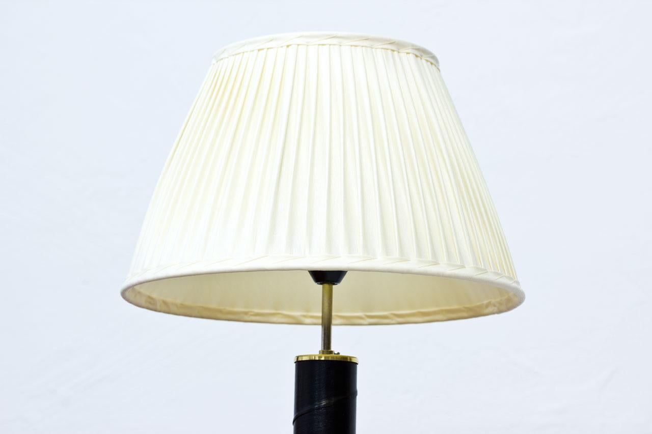 Scandinavian Modern Brass and Leatherette Table Lamp by GMA, Sweden In Good Condition In Stockholm, SE
