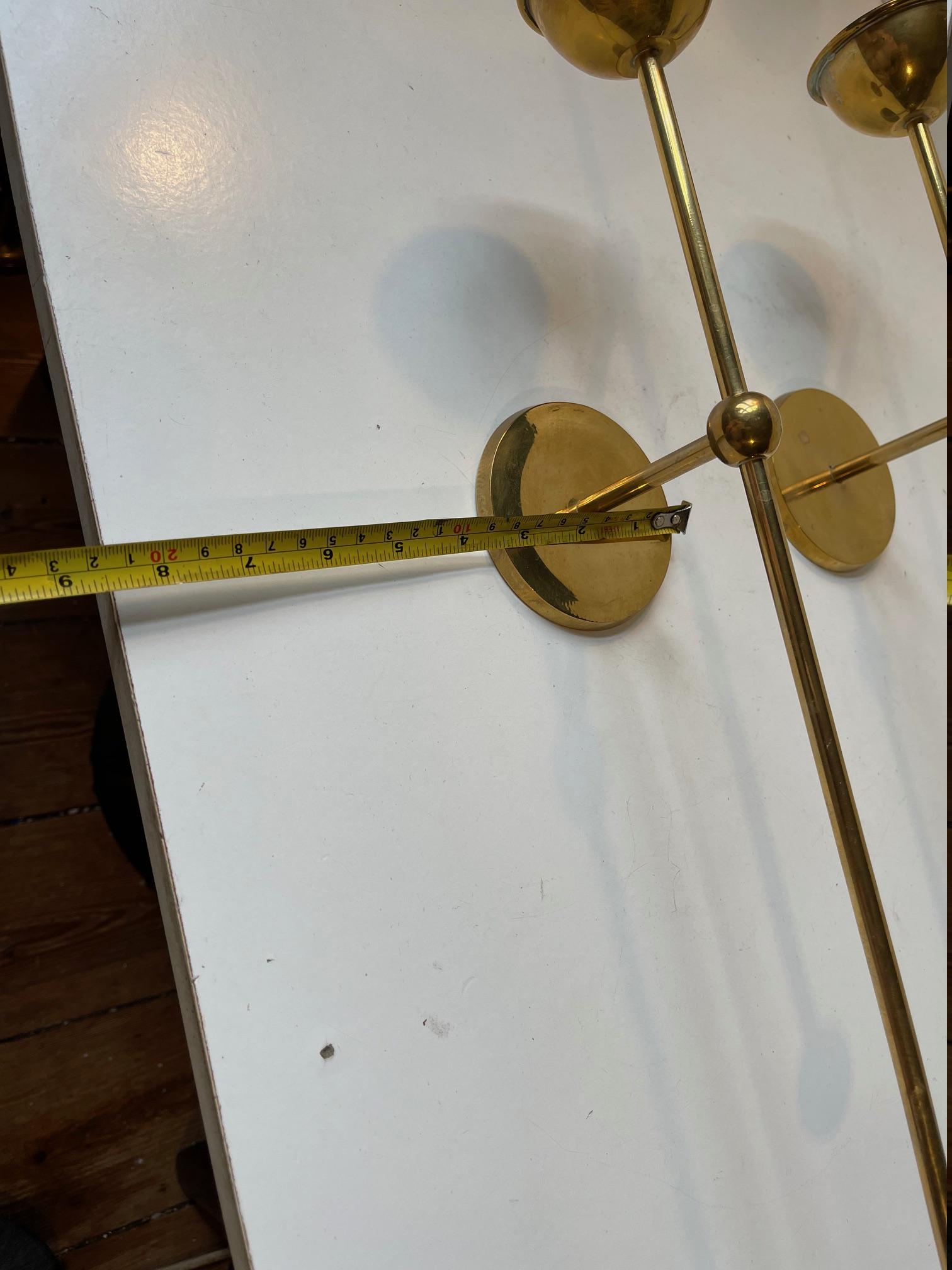 Skandinavisch-moderne Wandkerzenhalter aus Messing mit Gegengewicht 1