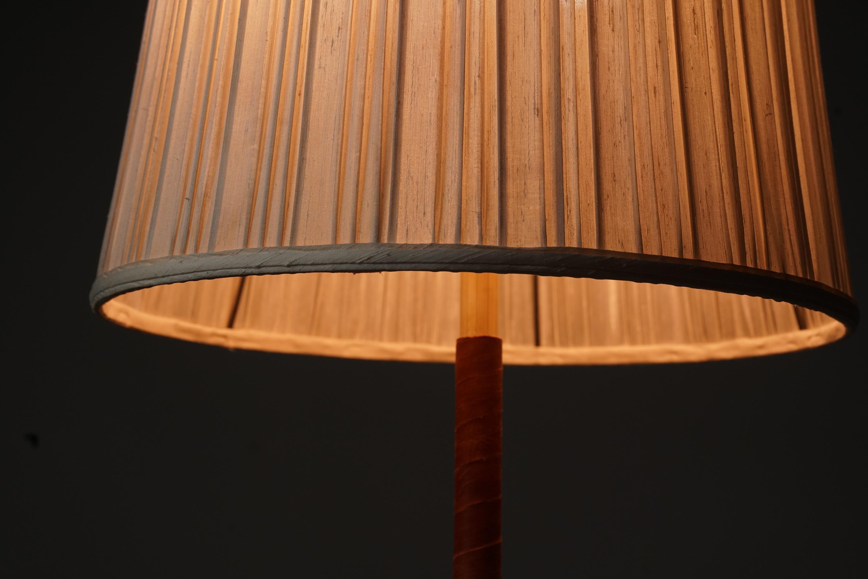 Scandinavian Modern Brass Floor Lamp, 1950s/1960s For Sale 2
