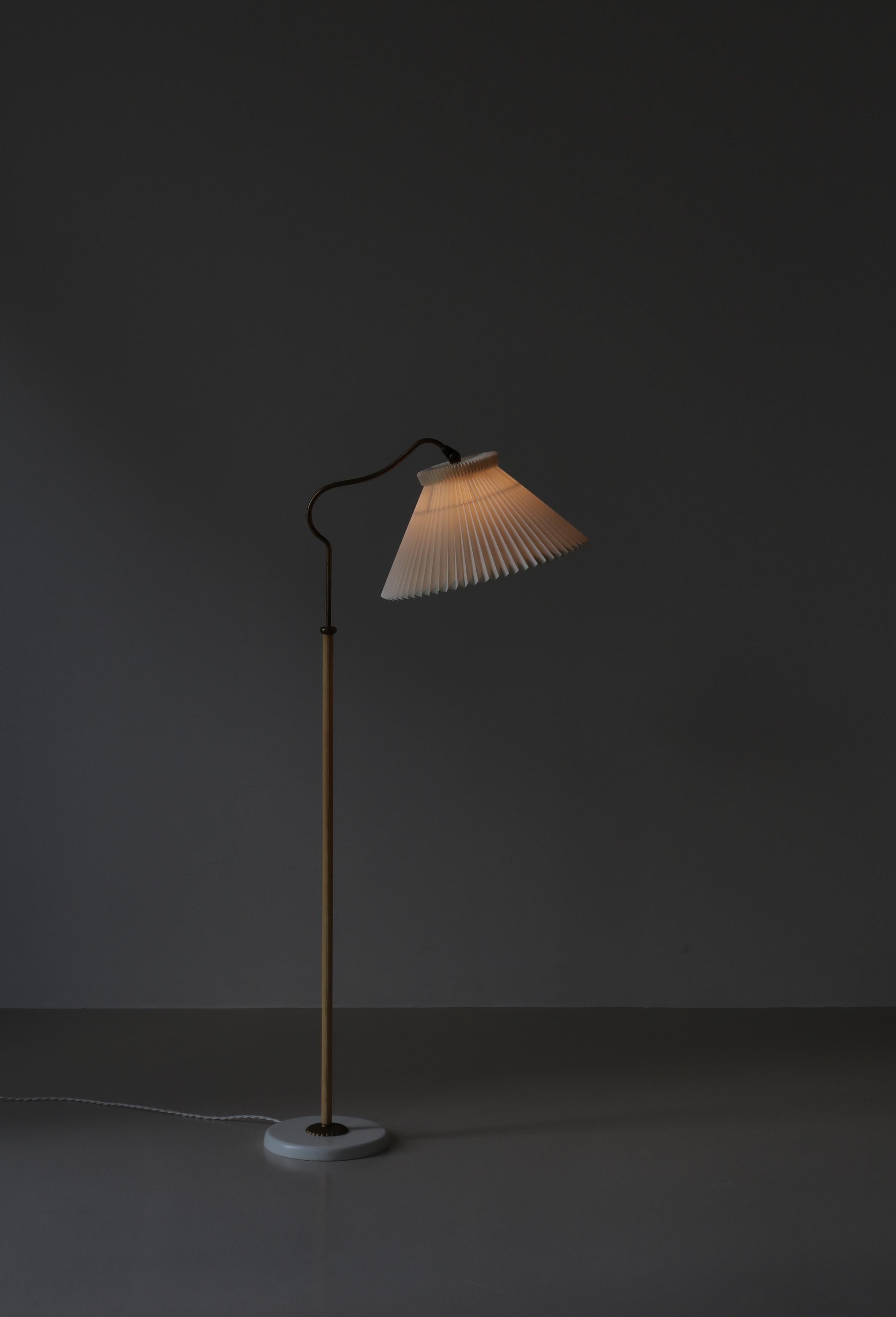 Scandinavian Modern Brass Floor Lamp by LYFA, Denmark, Bent Karlby, 1940s For Sale 4