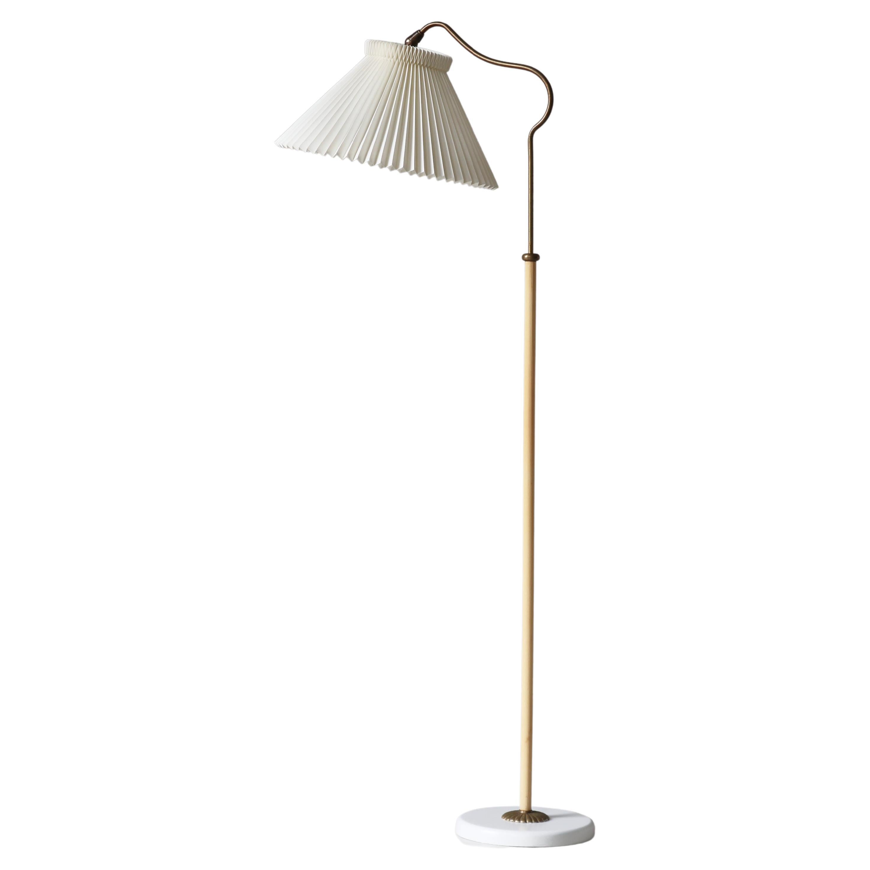 Lámpara de pie escandinava moderna de latón de LYFA, Dinamarca, Bent Karlby, década de 1940