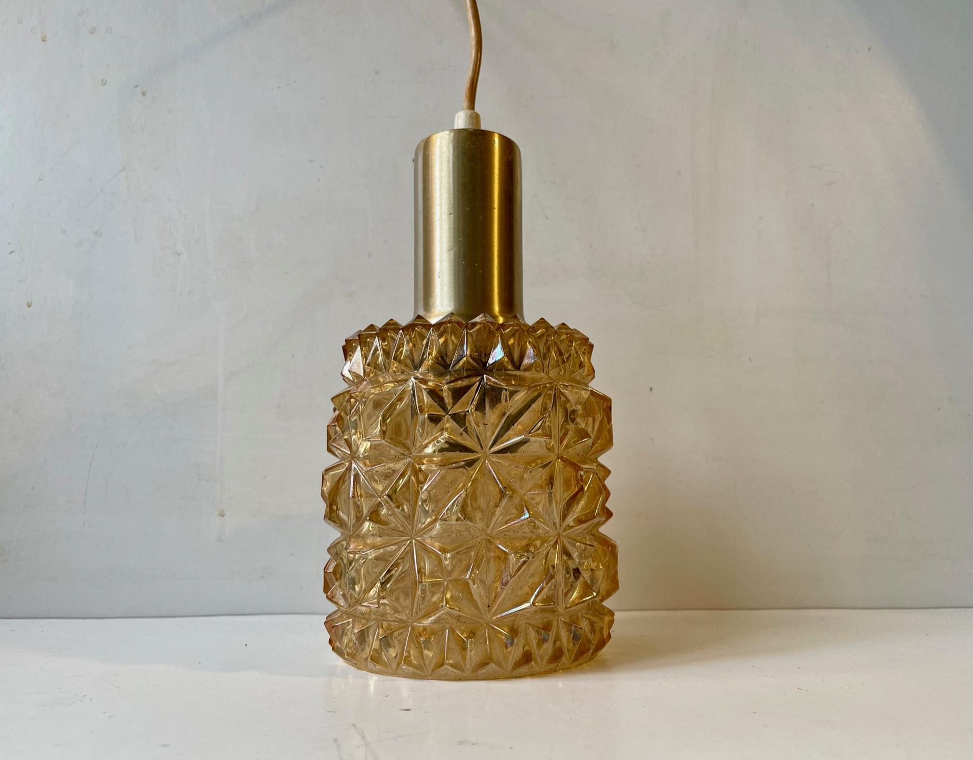 Scandinavian Modern Brass & Honey Glass Pendant Lamp, 1960s For Sale 1