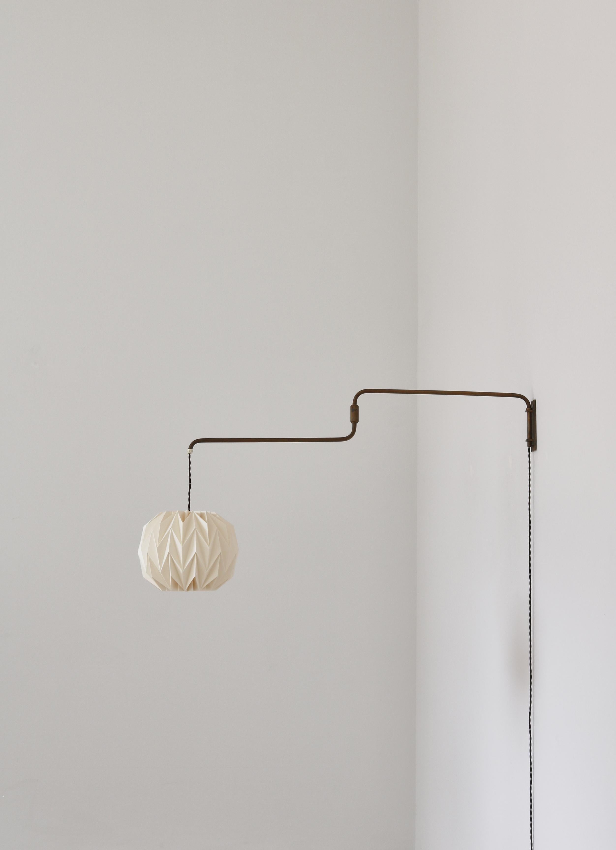 Scandinavian Modern Brass Swing Arm Lamp with Le Klint Shade, 1960s In Good Condition For Sale In Odense, DK