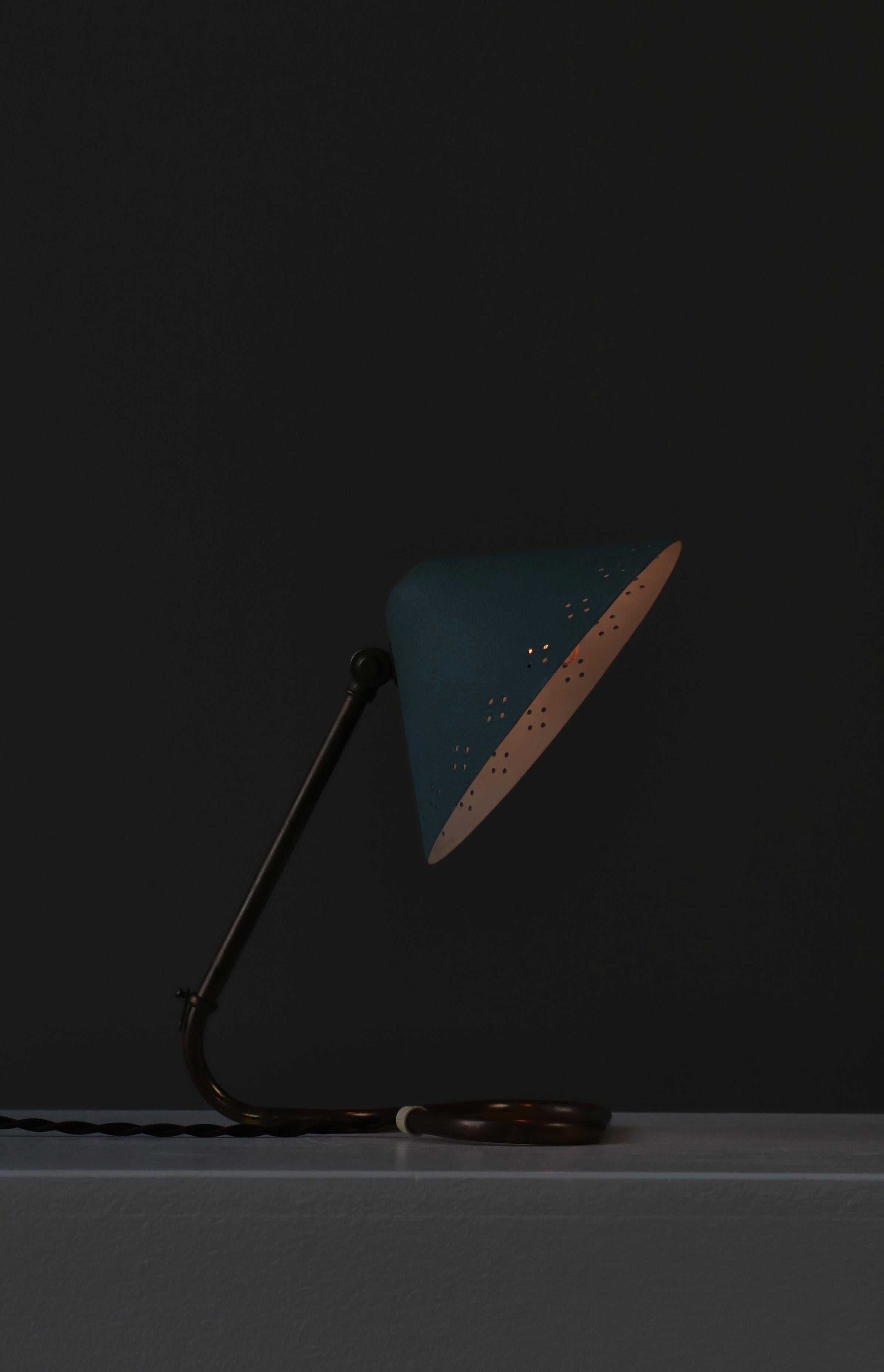 Laiton Lampe de table en laiton The Moderns par Erik Wärnå, Suède, années 1950