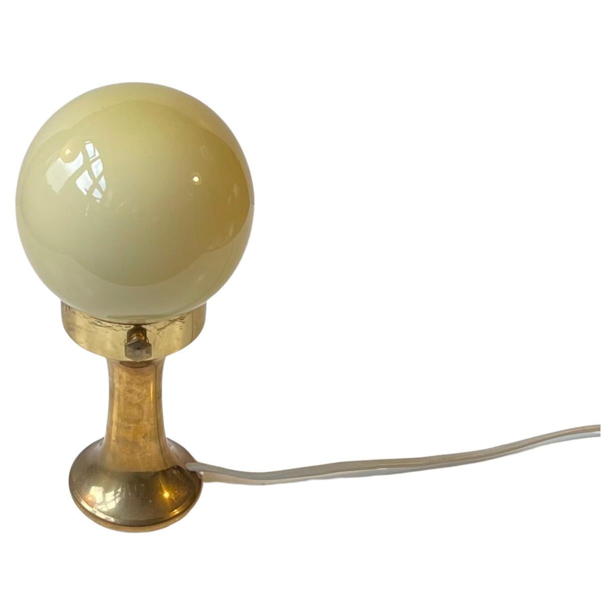 Scandinavian Modern Brass Table Lamp with Yellow Opaline Glass Shade For Sale 3