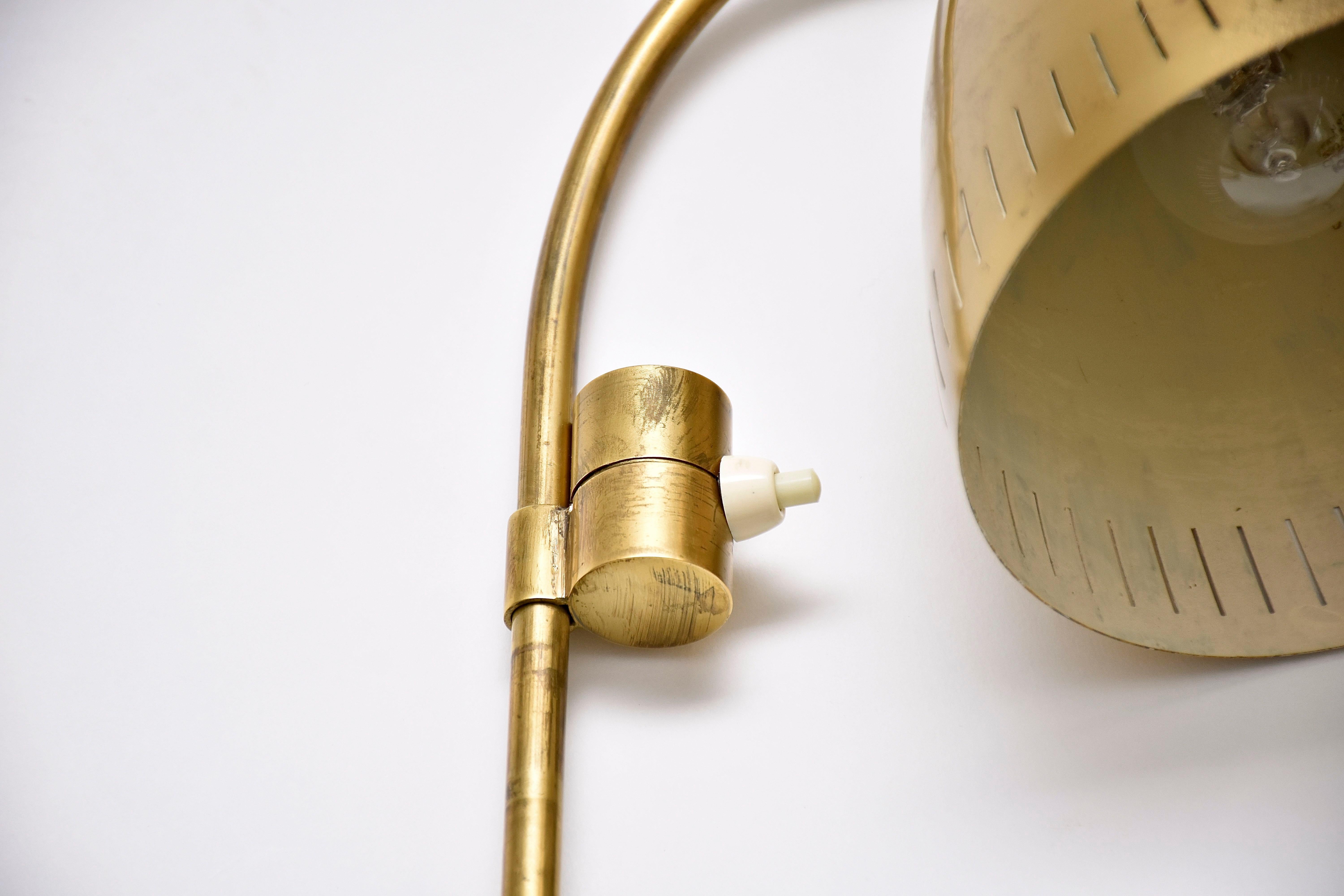 Aplique moderno escandinavo de latón, ca. 1940/1950 siglo XX en venta