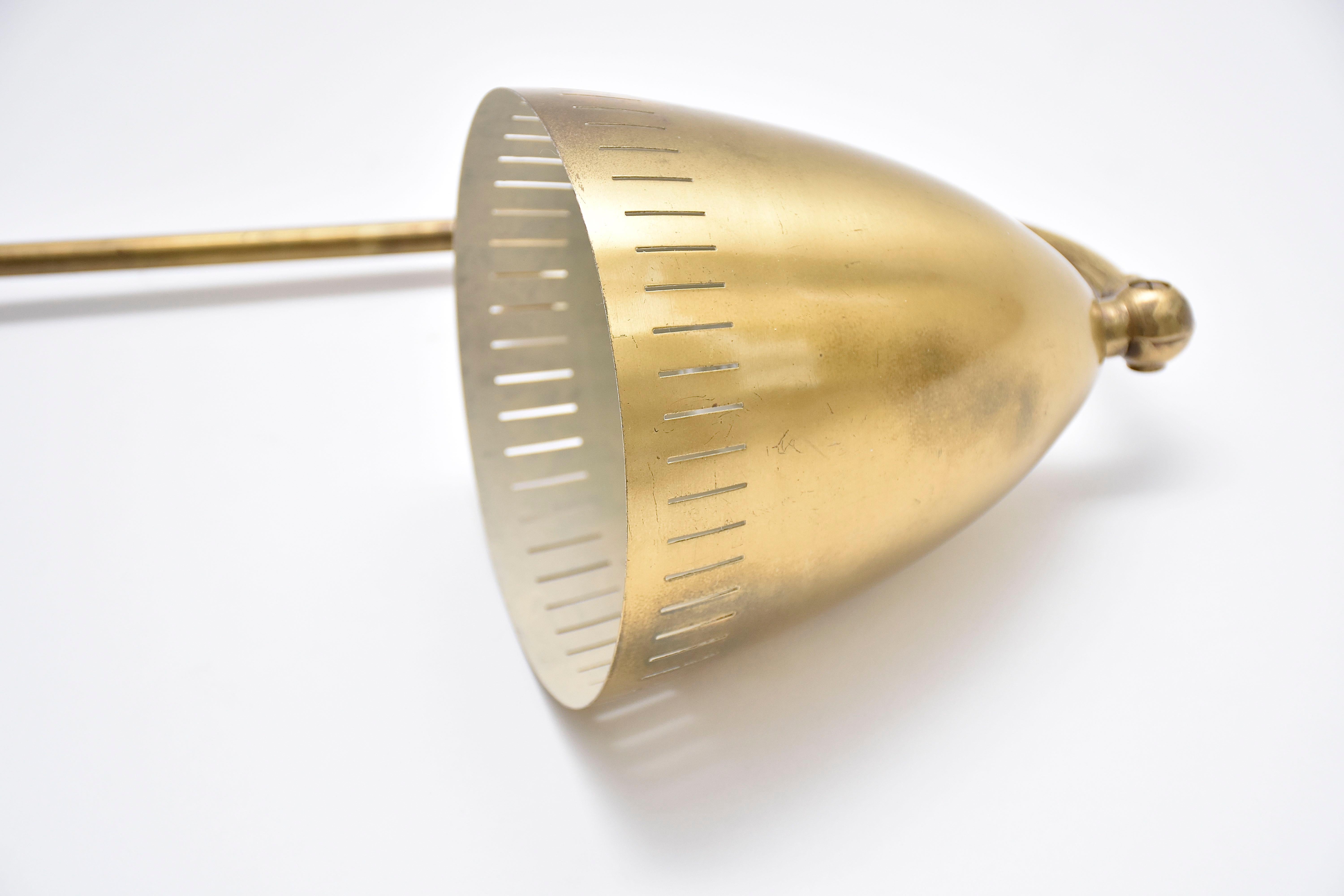 Aplique moderno escandinavo de latón, ca. 1940/1950 en venta 2