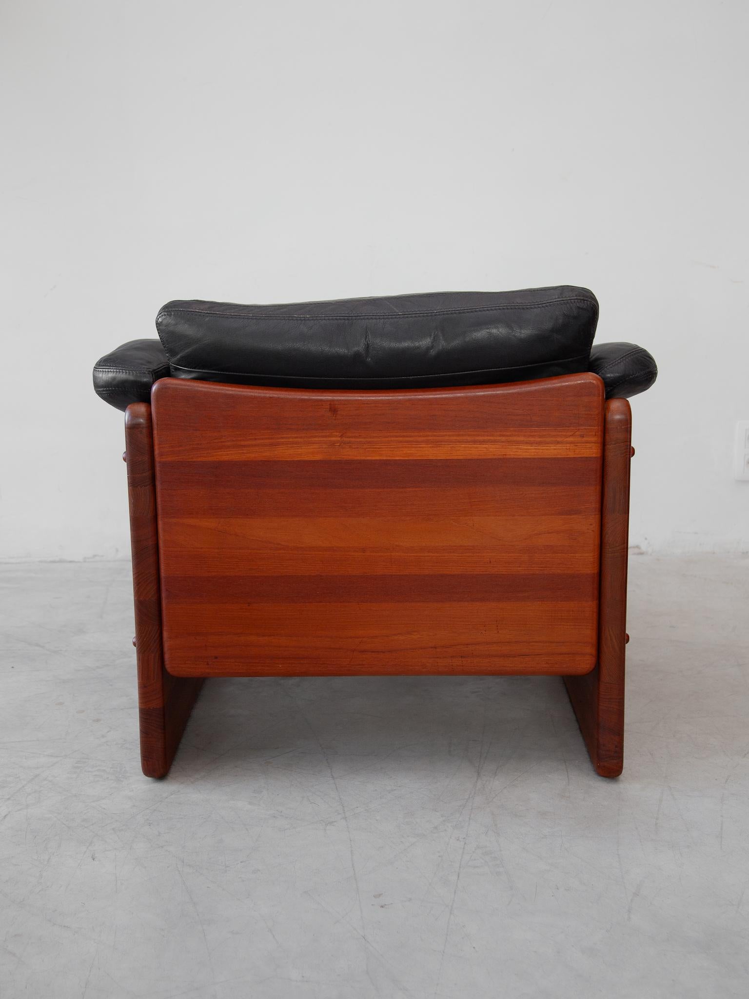 A. Mikael Laursen & Søn, Modern Brutalist Solid Teak Set of Two Lounge Chairs (Ensemble de deux chaises longues en teck massif) en vente 2