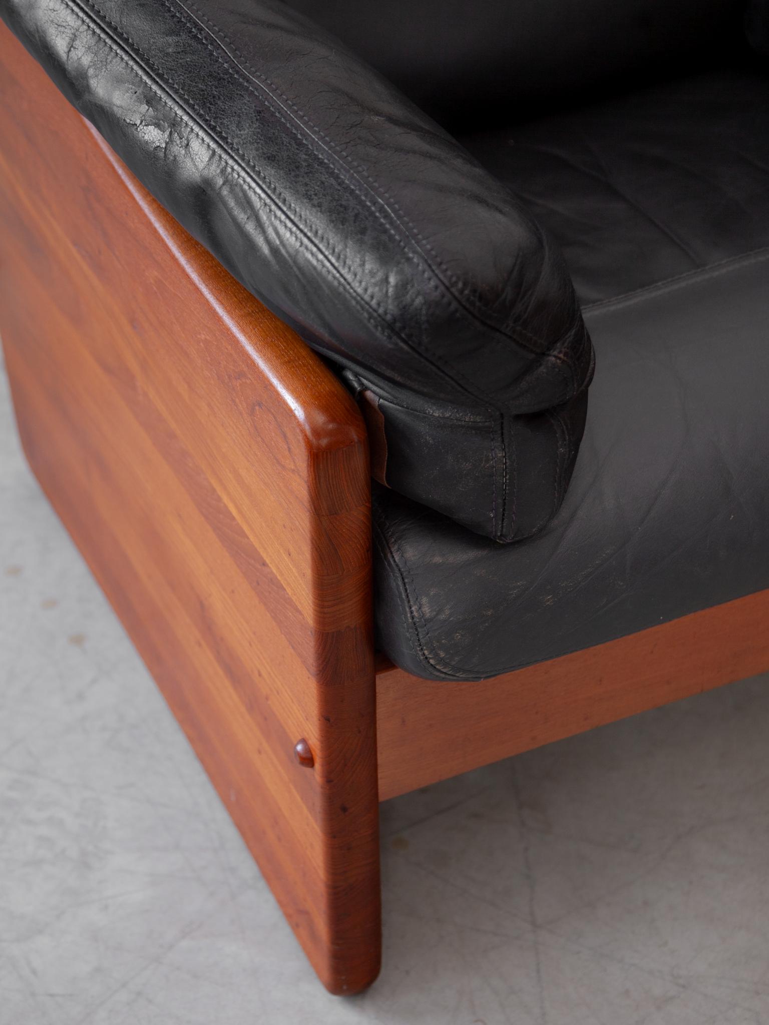 A. Mikael Laursen & Søn, Modern Brutalist Solid Teak Set of Two Lounge Chairs (Ensemble de deux chaises longues en teck massif) en vente 6
