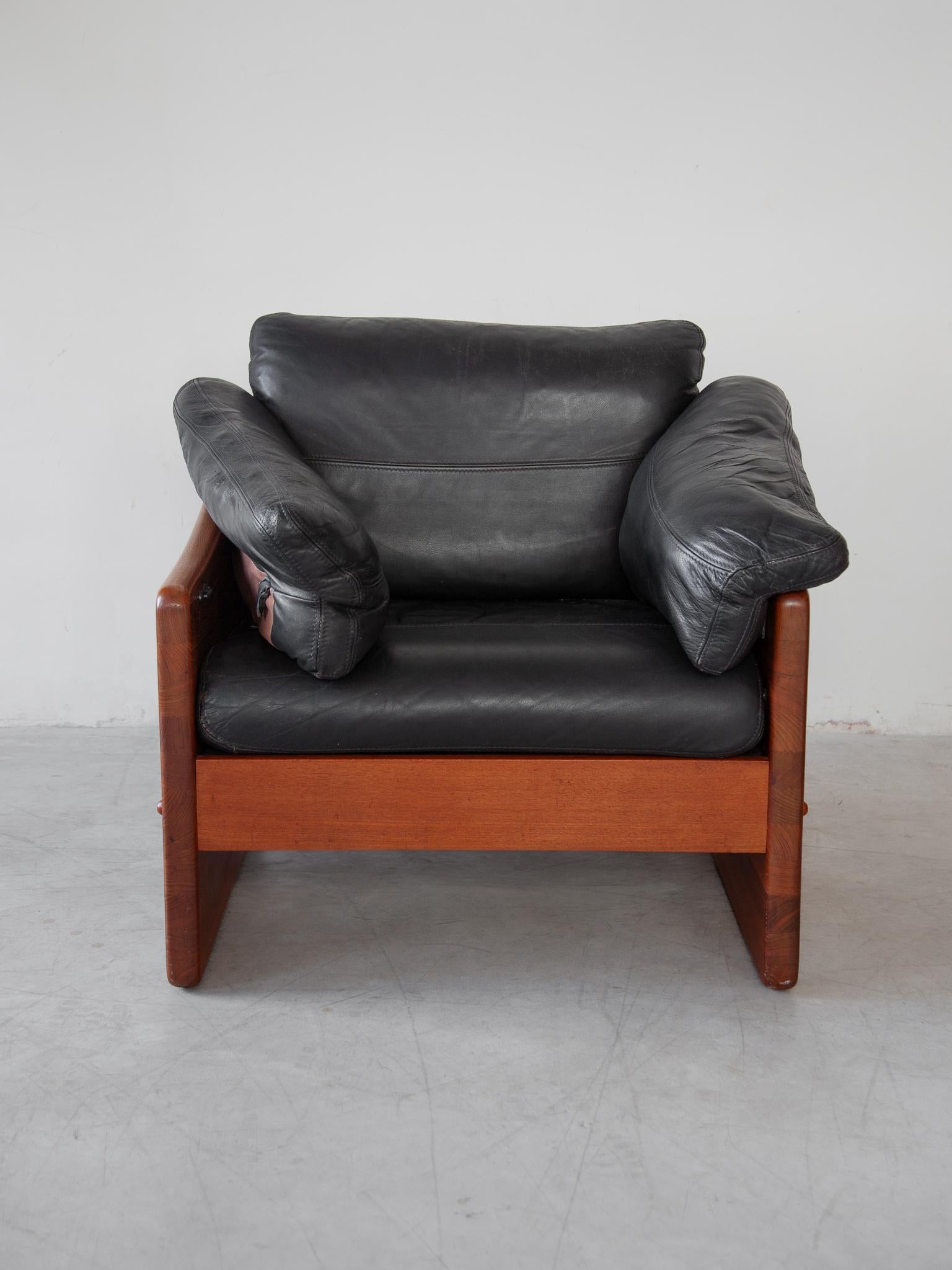 Scandinave moderne A. Mikael Laursen & Søn, Modern Brutalist Solid Teak Set of Two Lounge Chairs (Ensemble de deux chaises longues en teck massif) en vente