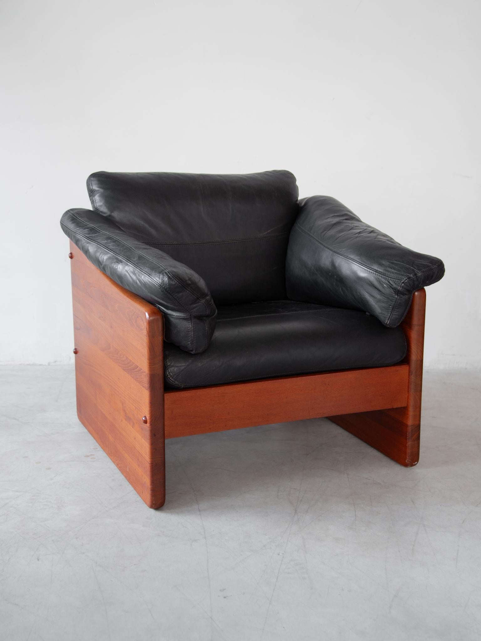 Fait main A. Mikael Laursen & Søn, Modern Brutalist Solid Teak Set of Two Lounge Chairs (Ensemble de deux chaises longues en teck massif) en vente