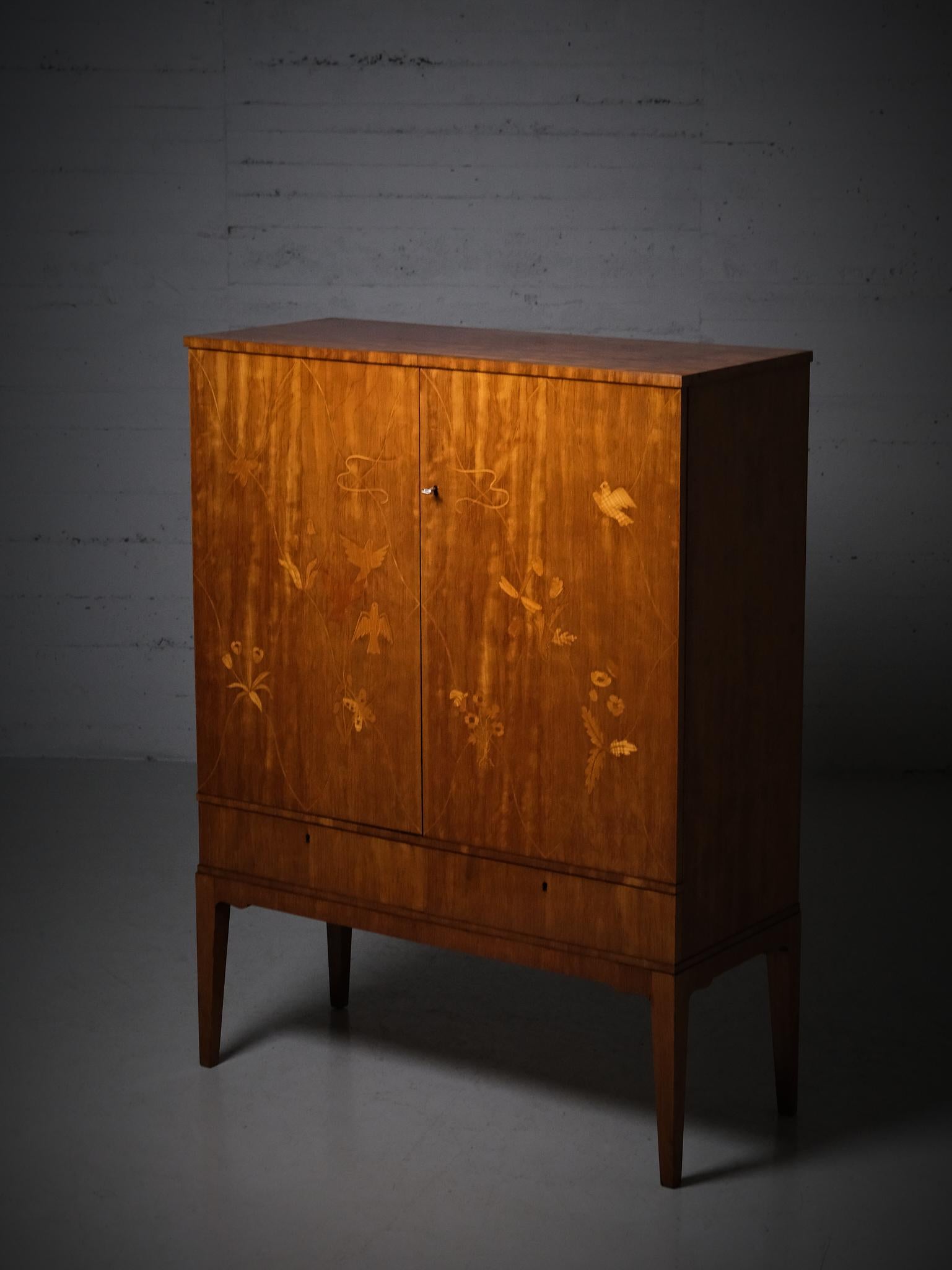 Swedish Scandinavian modern cabinet by Möbelbolaget Tranås, Sweden, 1940s For Sale