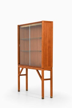 Mobile in stile moderno scandinavo in vetro, teak e faggio di Carl-Axel Acking, anni '50