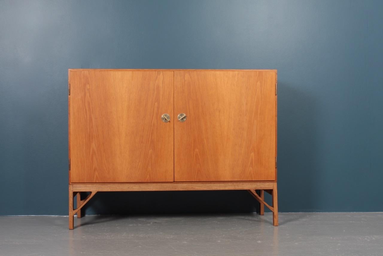 Scandinavian Modern Cabinet in Oak by Børge Mogensen, 1960s 4