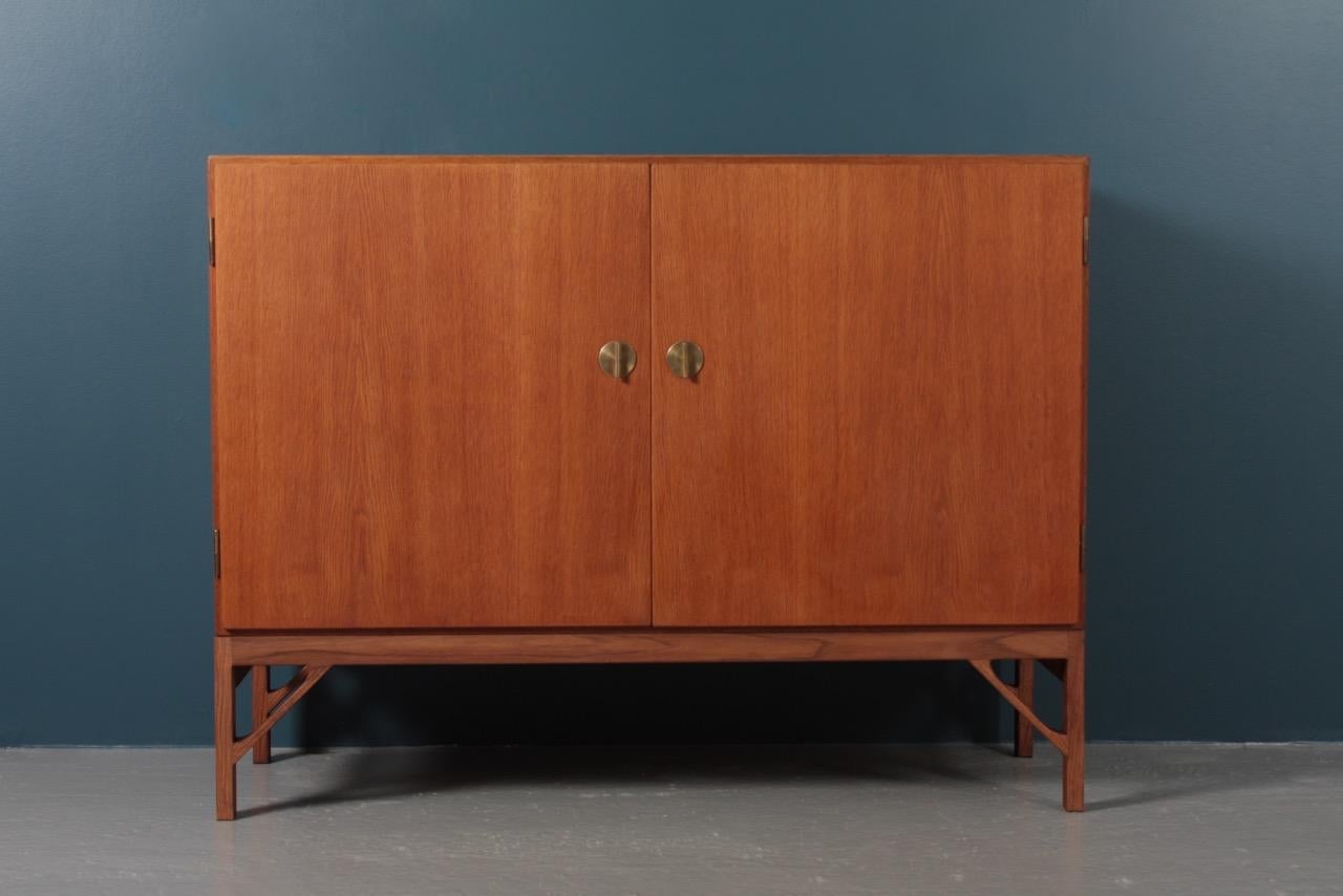 Scandinavian Modern Cabinet in Oak by Børge Mogensen, 1960s 6