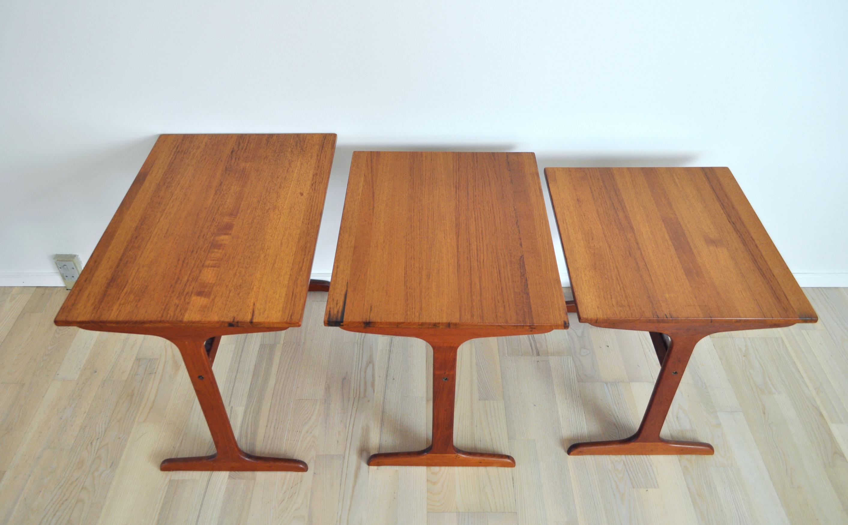 Scandinavian Modern Cabinetmaker Nesting Tables in Solid Teak, Denmark, 1960s For Sale 2