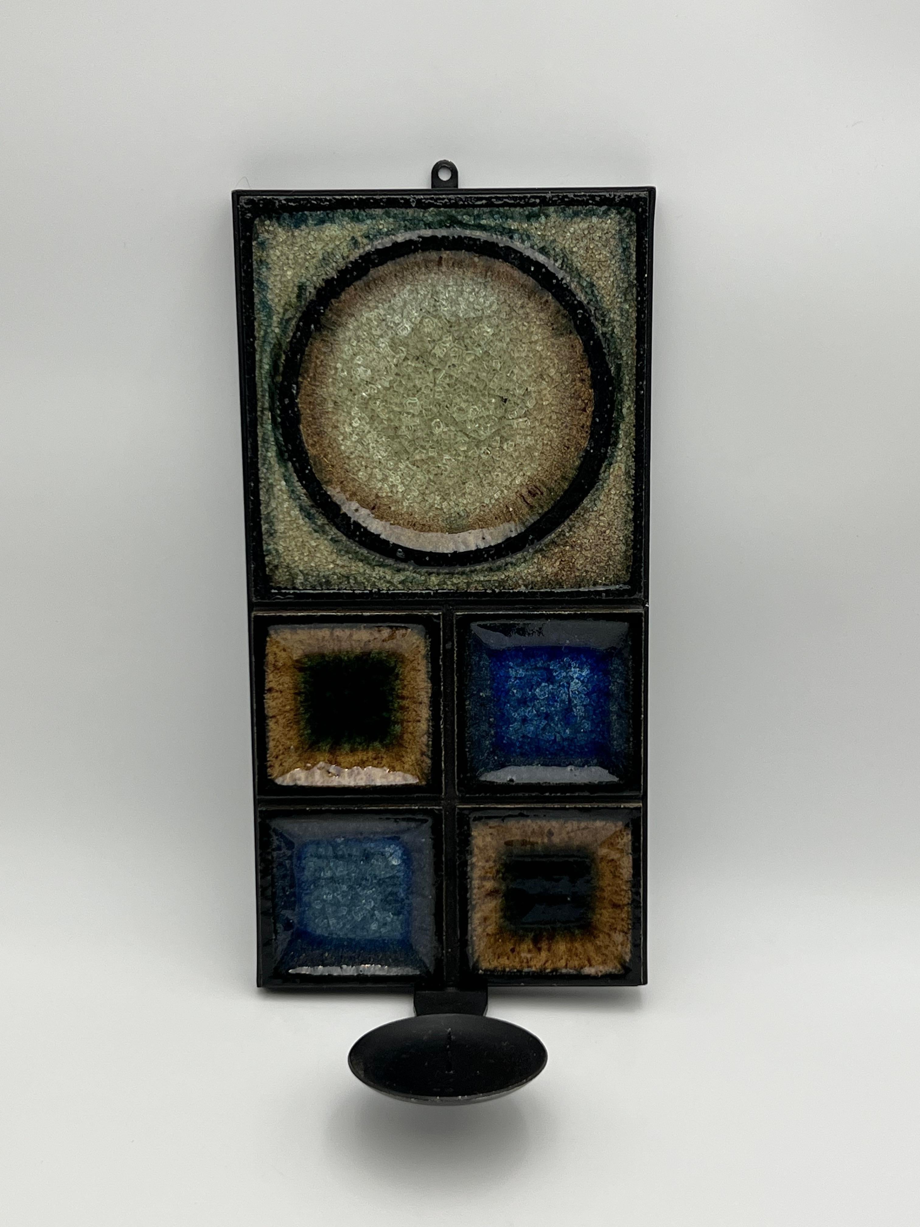 **Applique en porcelaine du milieu du siècle par Konrad Galaaen pour Porsgrund, années 1960/70, Norvège**.  

Une superbe applique à bougie du célèbre designer norvégien Konrad Galaaen (1923-2004) pour Porsgrund Porcelain.  

Condit : Excellent état