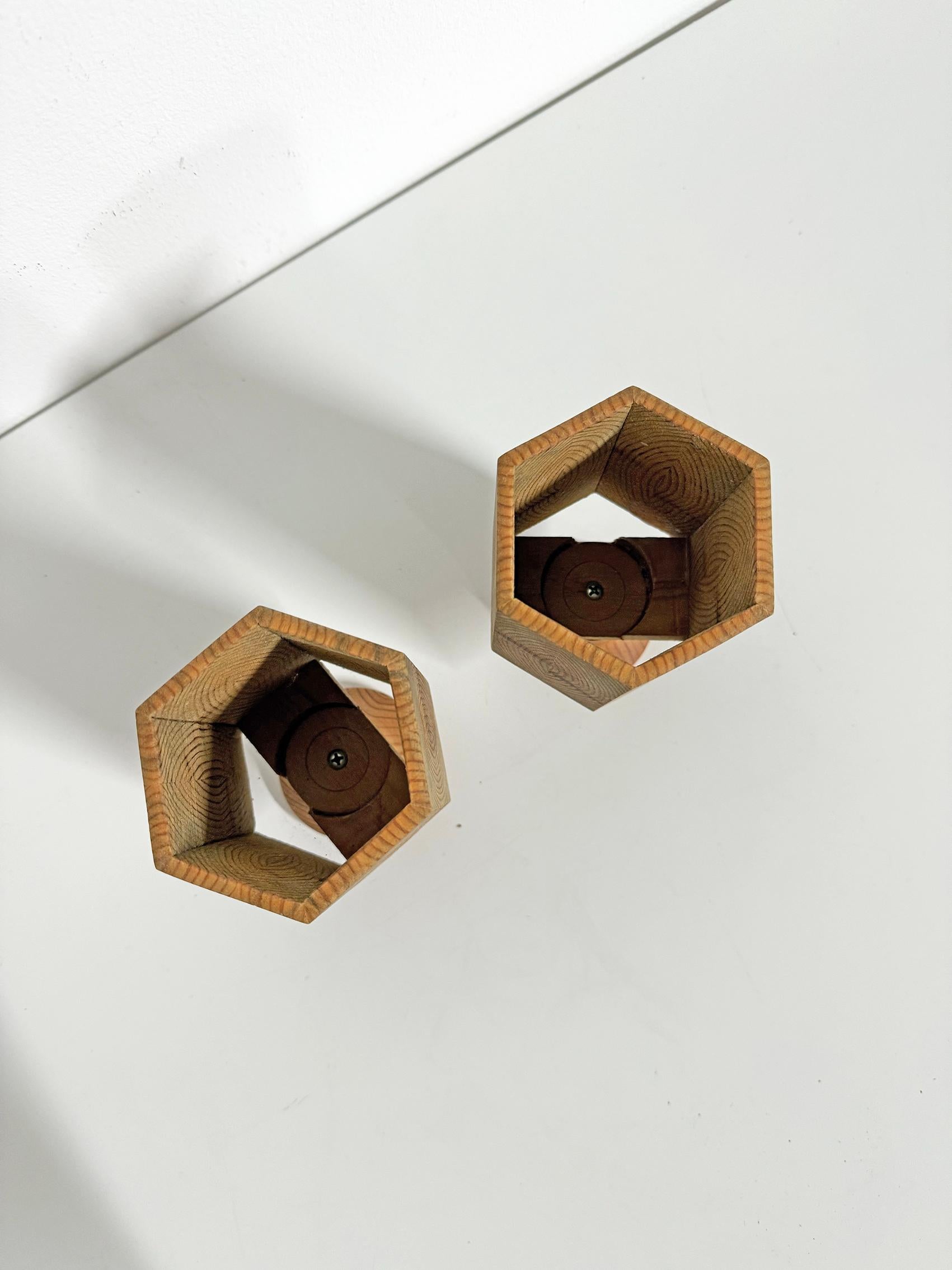 Bollos modernos escandinavos con velas de pino, Suecia en Bueno estado para la venta en Örebro, SE
