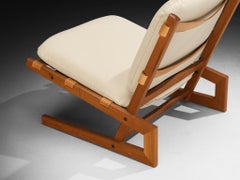 Silla de salón cantilever escandinava moderna de teca y lona beige