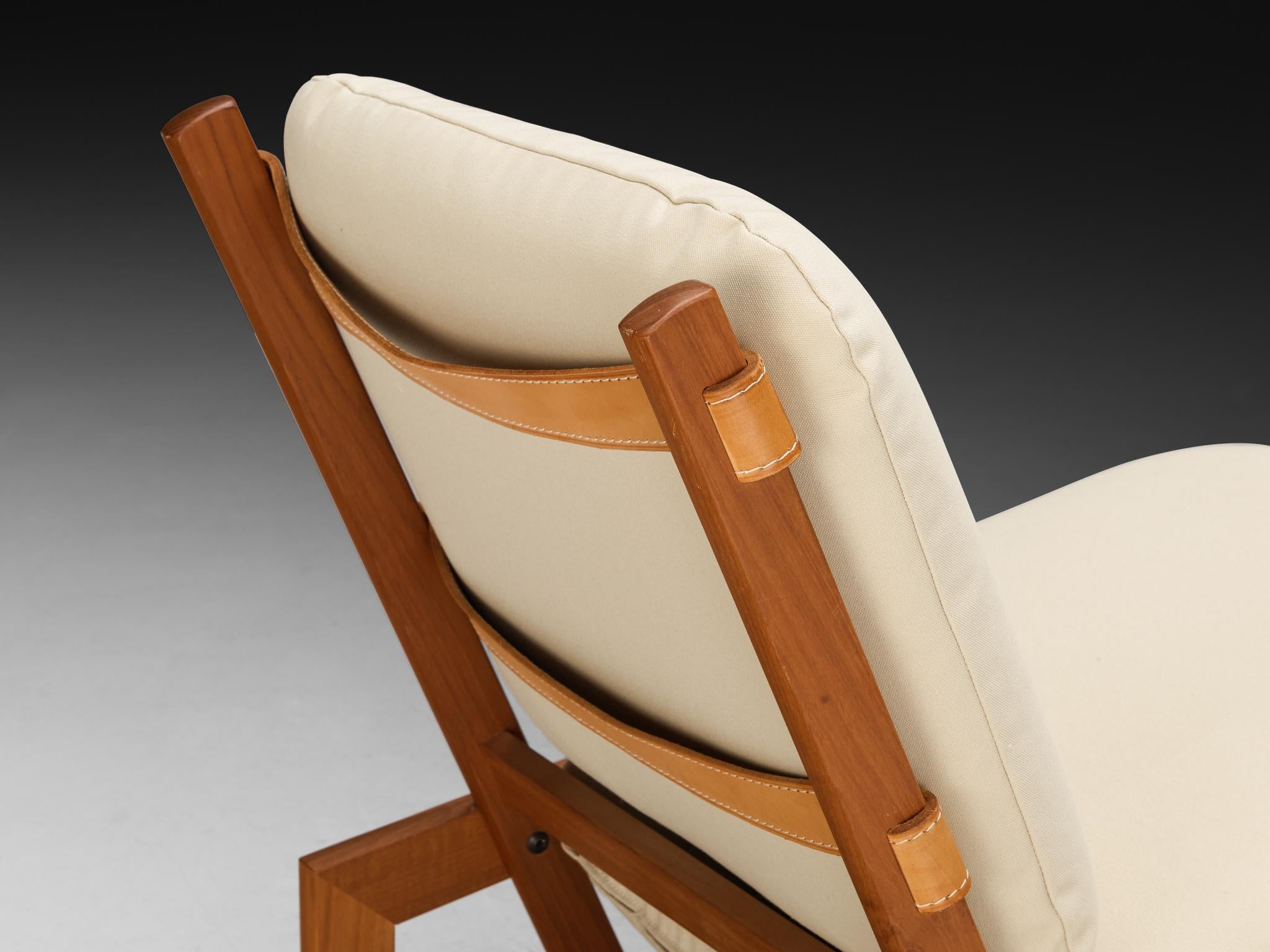 Fine XX secolo Sedia da salotto a sbalzo The Modern Scandinavian Slipper Lounge Chair in teak e tela beige in vendita