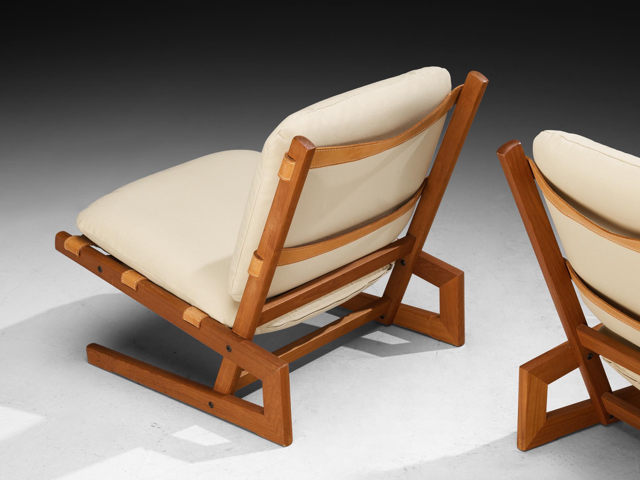 Sillas cantilever escandinavas de teca y lona beige Escandinavo moderno en venta