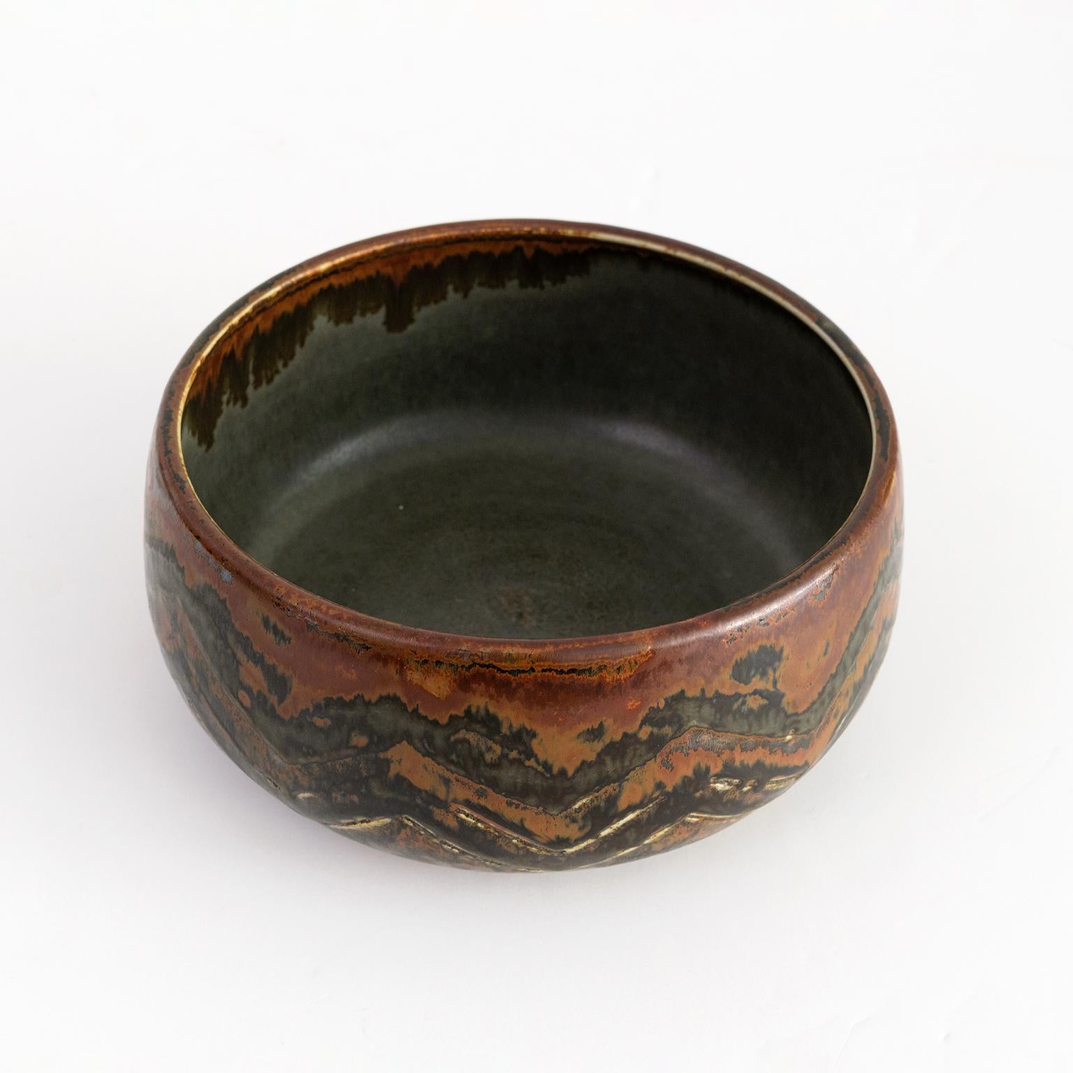 Scandinavian Modern Carl-Harry Stalhane, Hand Thrown Glazed Unique Ceramic Bowl In Good Condition For Sale In New York, NY