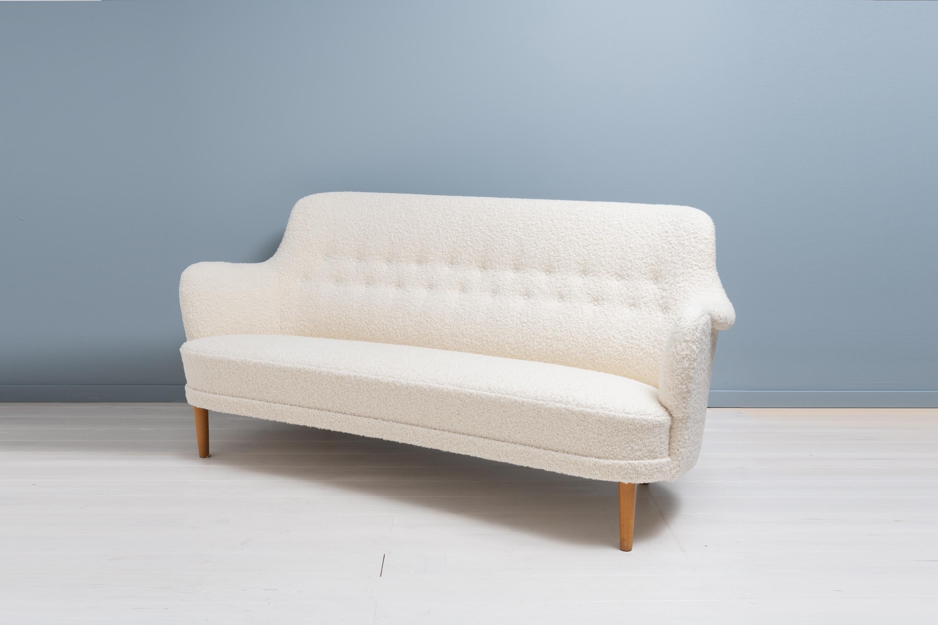 Scandinavian Modern Carl Malmsten White Bouclé 'Samsas' Sofa In Good Condition In Kramfors, SE