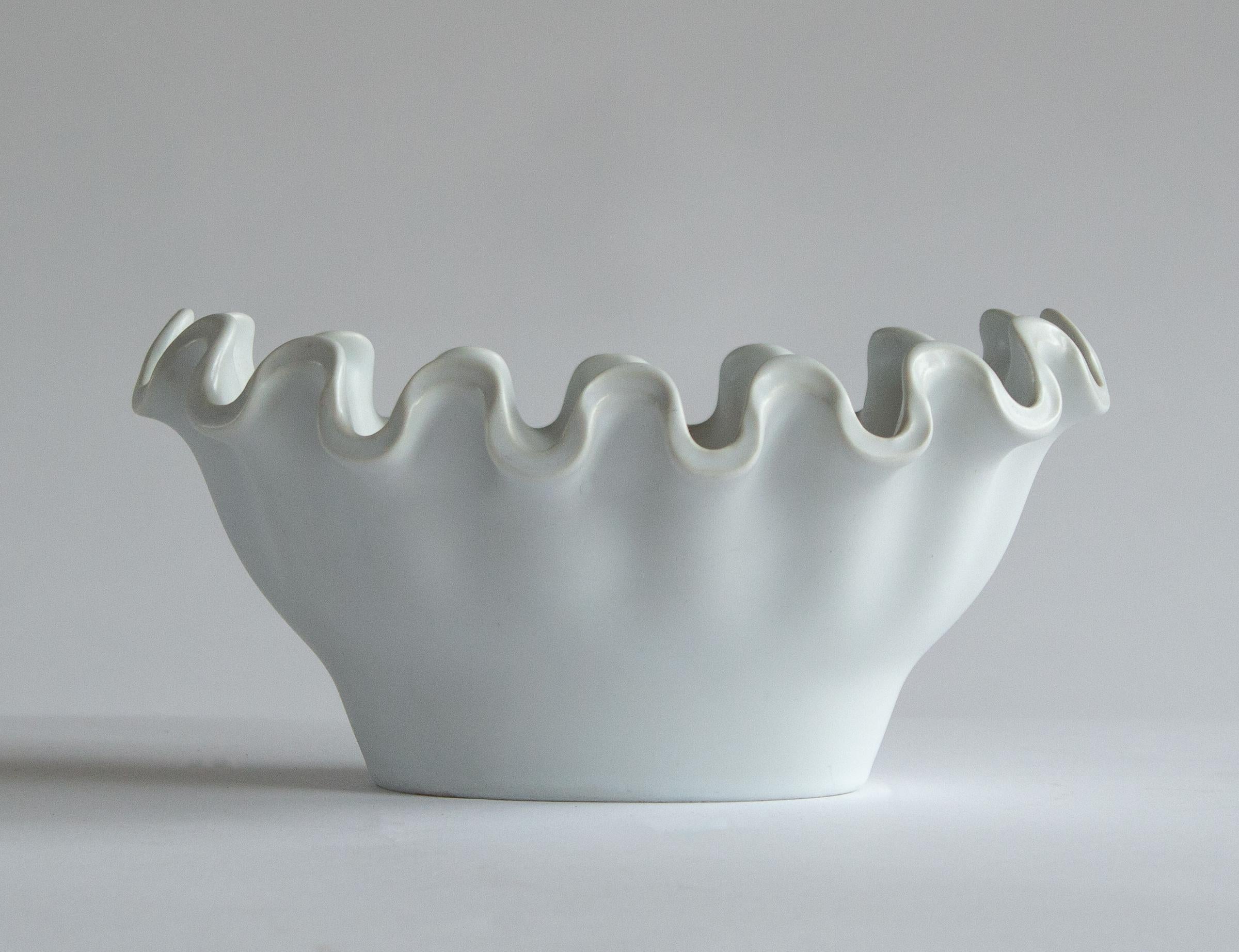 Stoneware Scandinavian Modern Carrara Bowl, 