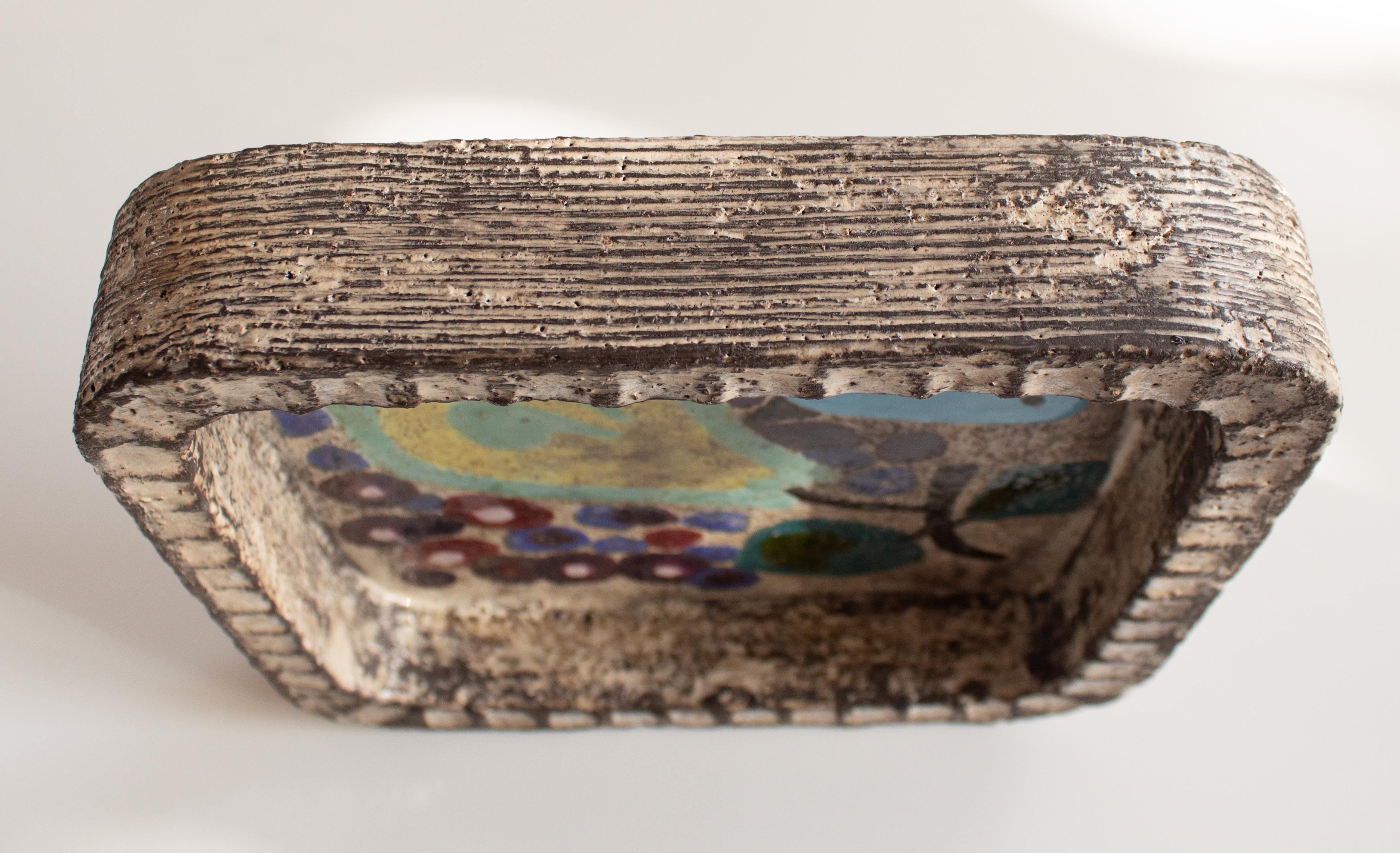 Metà XX secolo Ciotola in ceramica moderna scandinava firmata da Mari Simmulson per Uppsala Ekeby 1950 in vendita