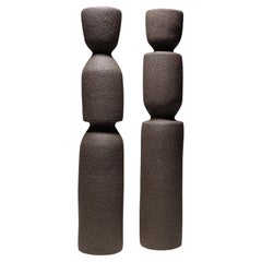 Candelieri contemporanei in ceramica nera di Rachel Peters, In magazzino.