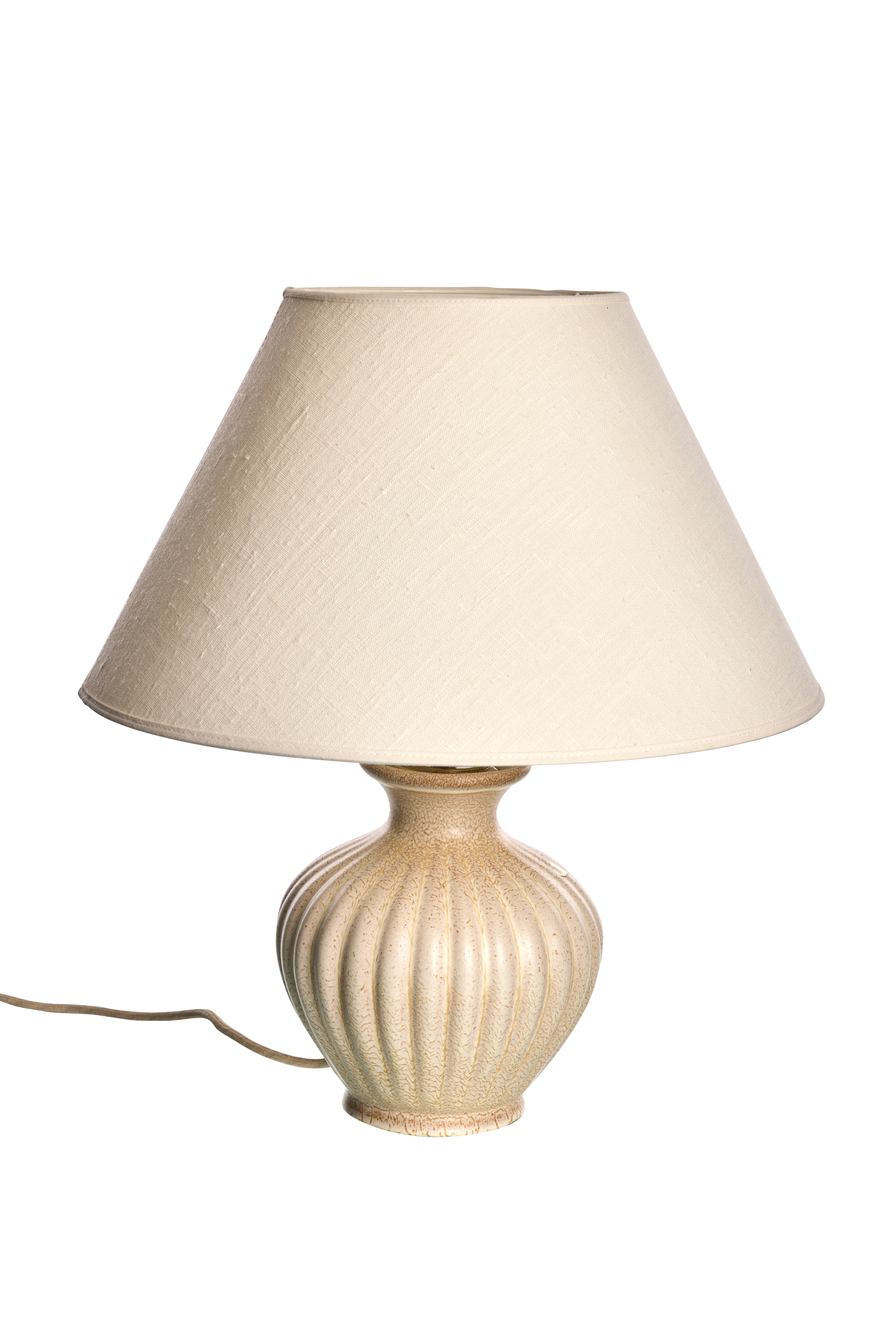 Lampe de table sophistiquée et élégante en céramique d'Eleg Dahlskog, Bo Fajans, Suède,