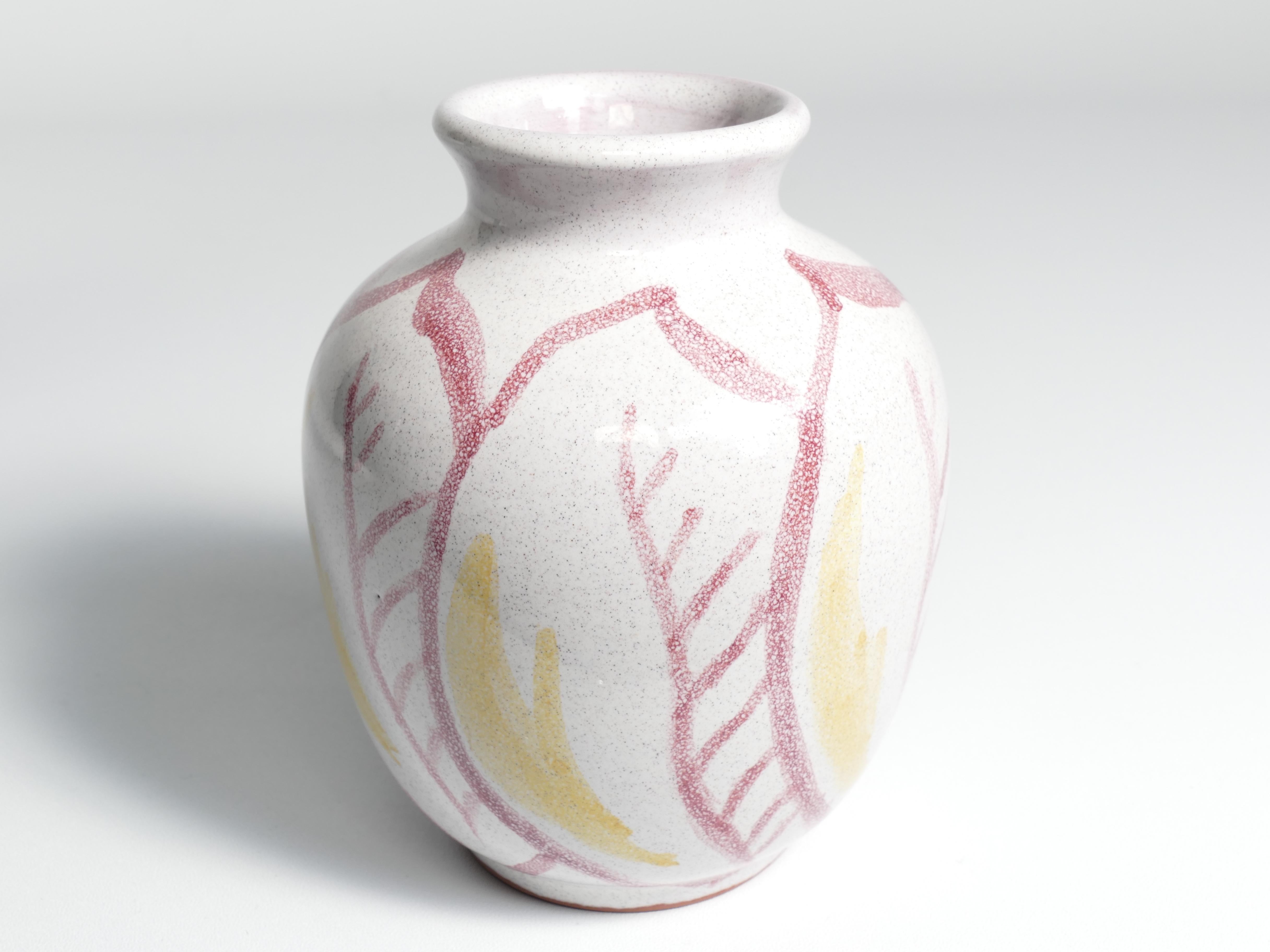 Vase scandinave moderne en céramique avec feuilles rouges et jaunes, Alingsås Keramik 1947 en vente 7