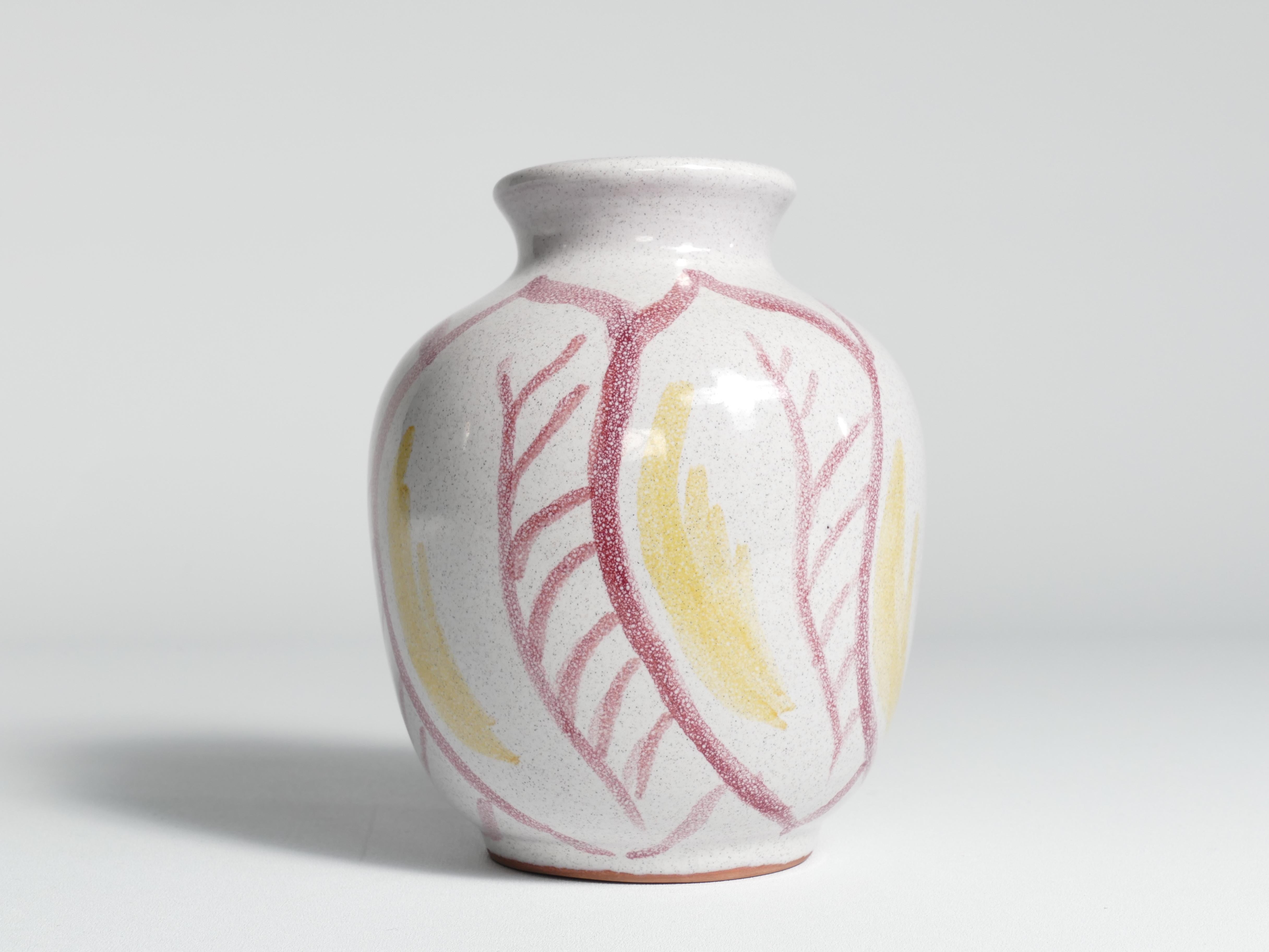 Vase scandinave moderne en céramique avec feuilles rouges et jaunes, Alingsås Keramik 1947 en vente 18