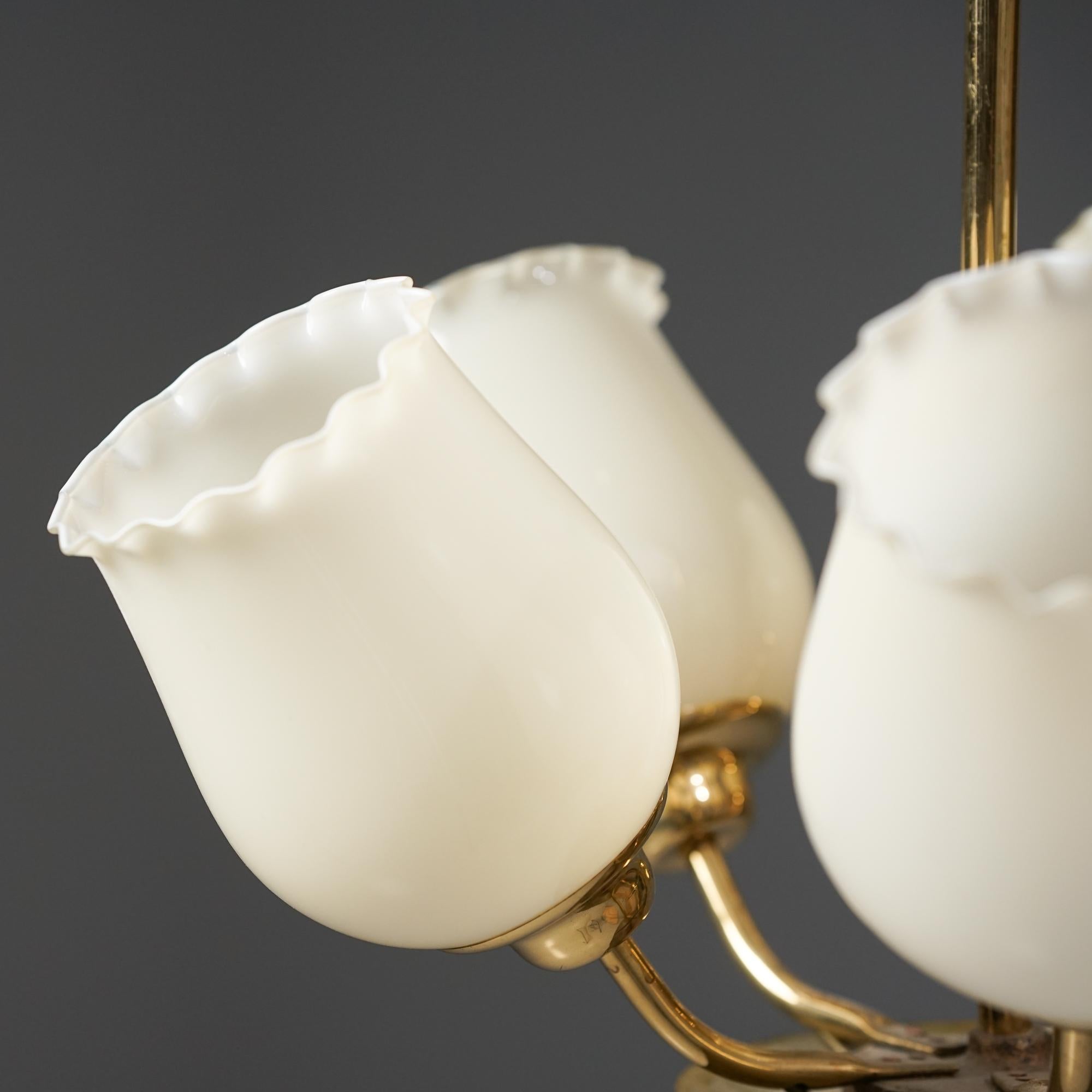 Scandinavian Modern Chandelier in Style of Paavo Tynell, Finland, 1950s Escandinavo moderno en venta