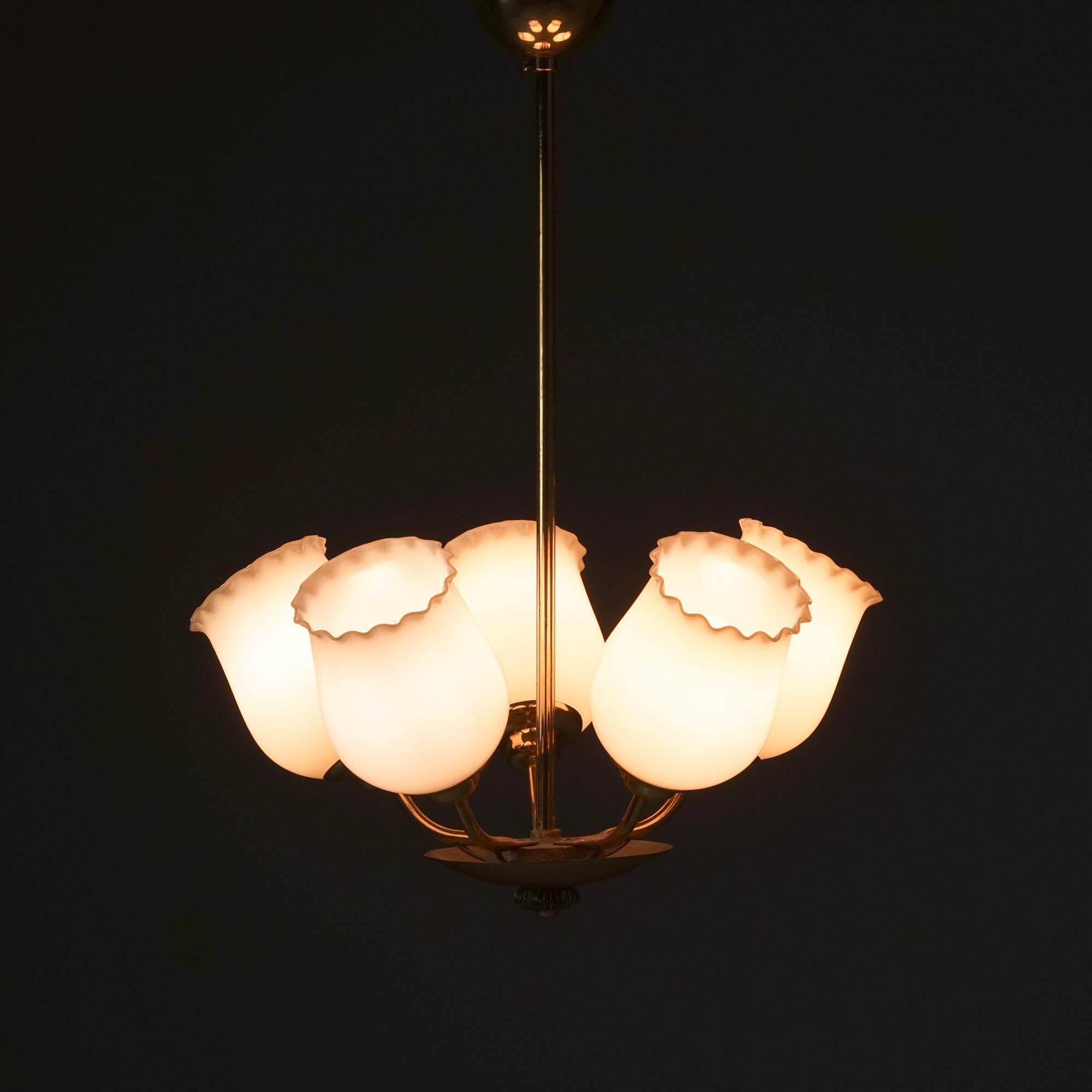 Scandinavian Modern Chandelier in Style of Paavo Tynell, Finland, 1950s Latón en venta