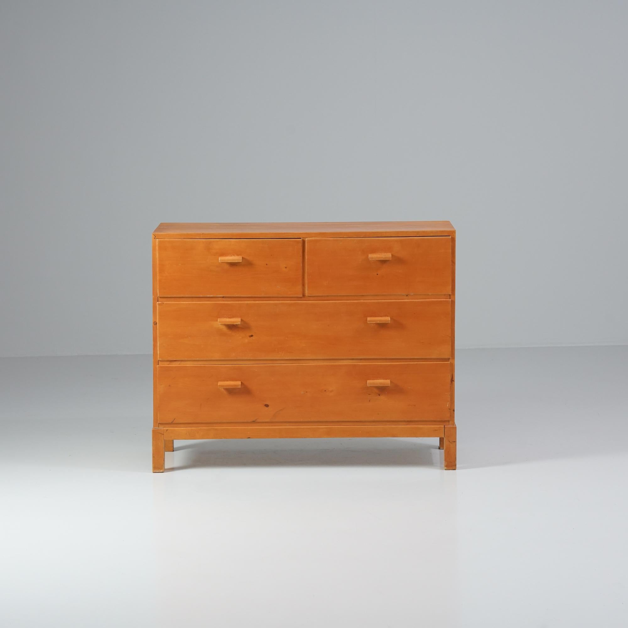 Scandinave moderne The Modern Scandinavian Chest of Drawers, Finlande, 1940/1950s en vente