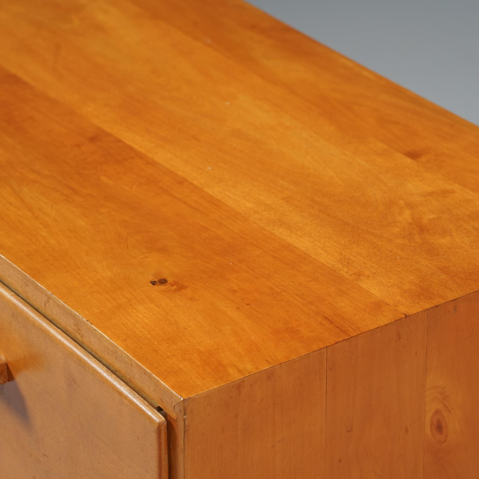 Bouleau The Modern Scandinavian Chest of Drawers, Finlande, 1940/1950s en vente