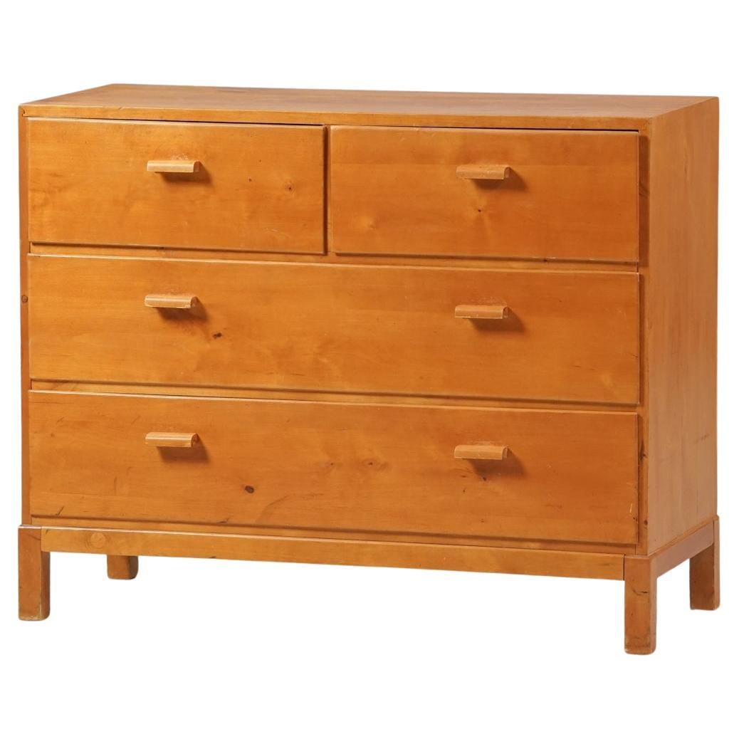 The Modern Scandinavian Chest of Drawers, Finlande, 1940/1950s en vente