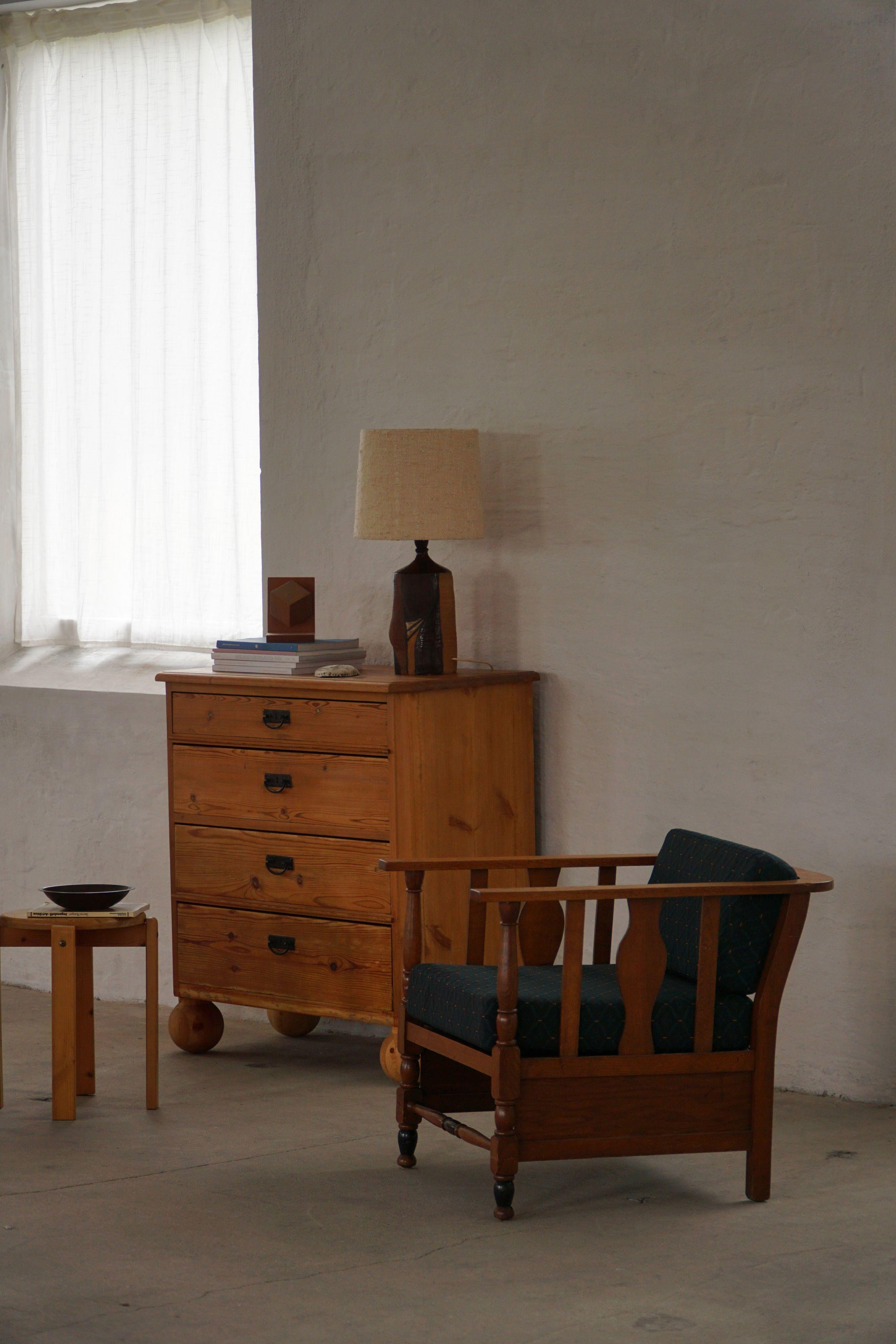 Scandinavian Modern Chest of Drawers in Pine, Danish Cabinetmaker, 1930s For Sale 11