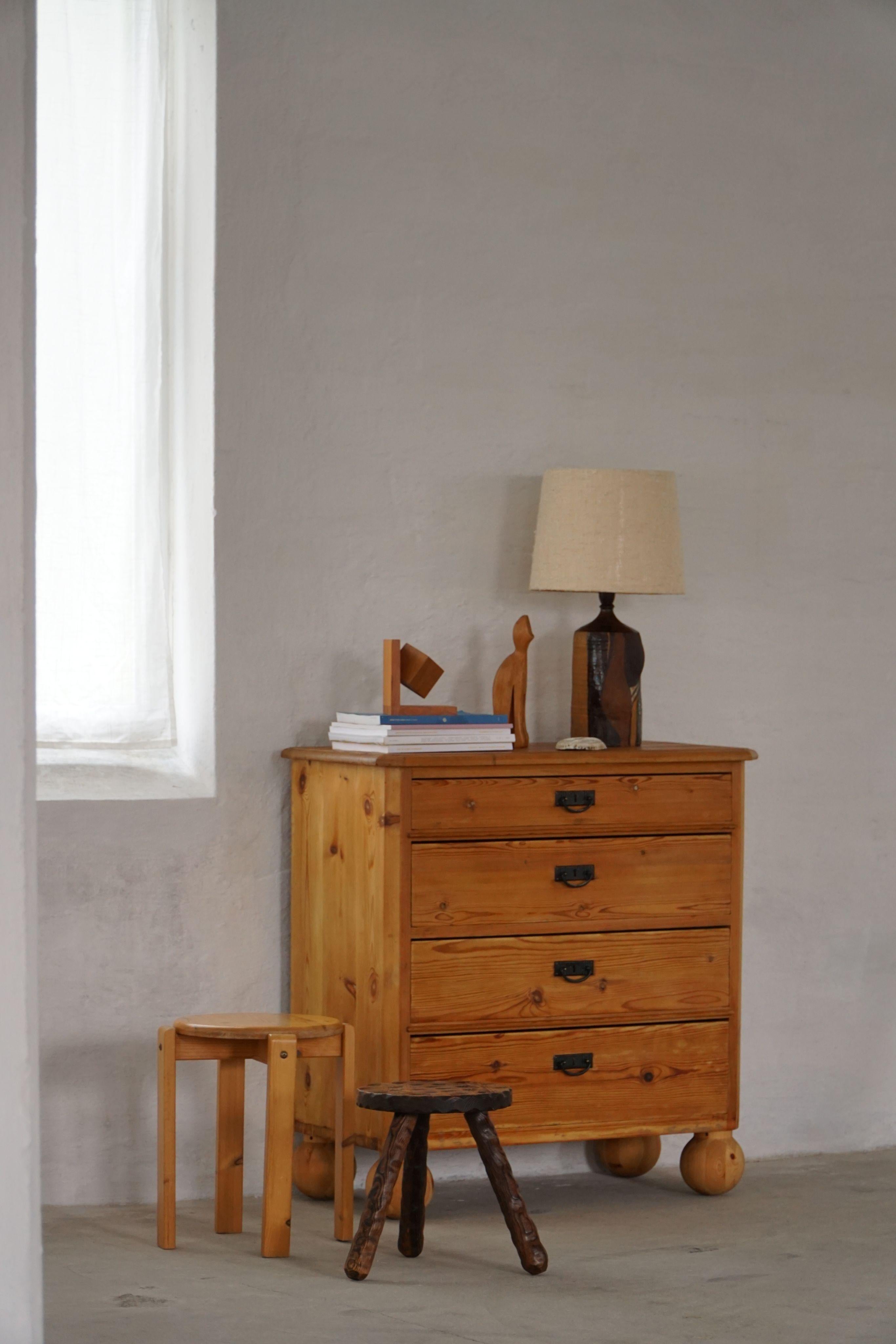 Scandinavian Modern Chest of Drawers in Pine, Danish Cabinetmaker, 1930s For Sale 3
