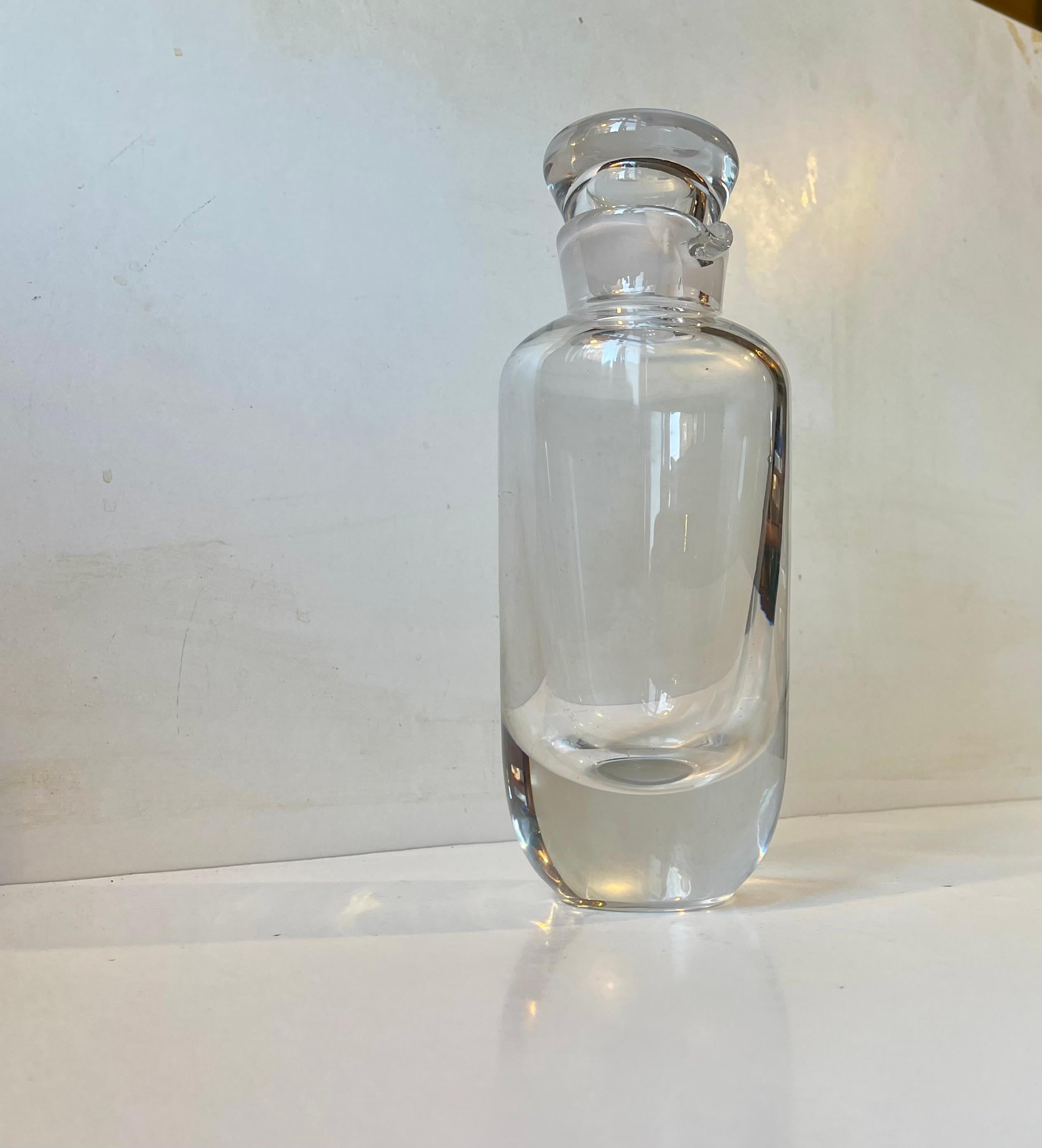 Scandinavian Modern Cocktail Shaker in Crystal Glass For Sale 1