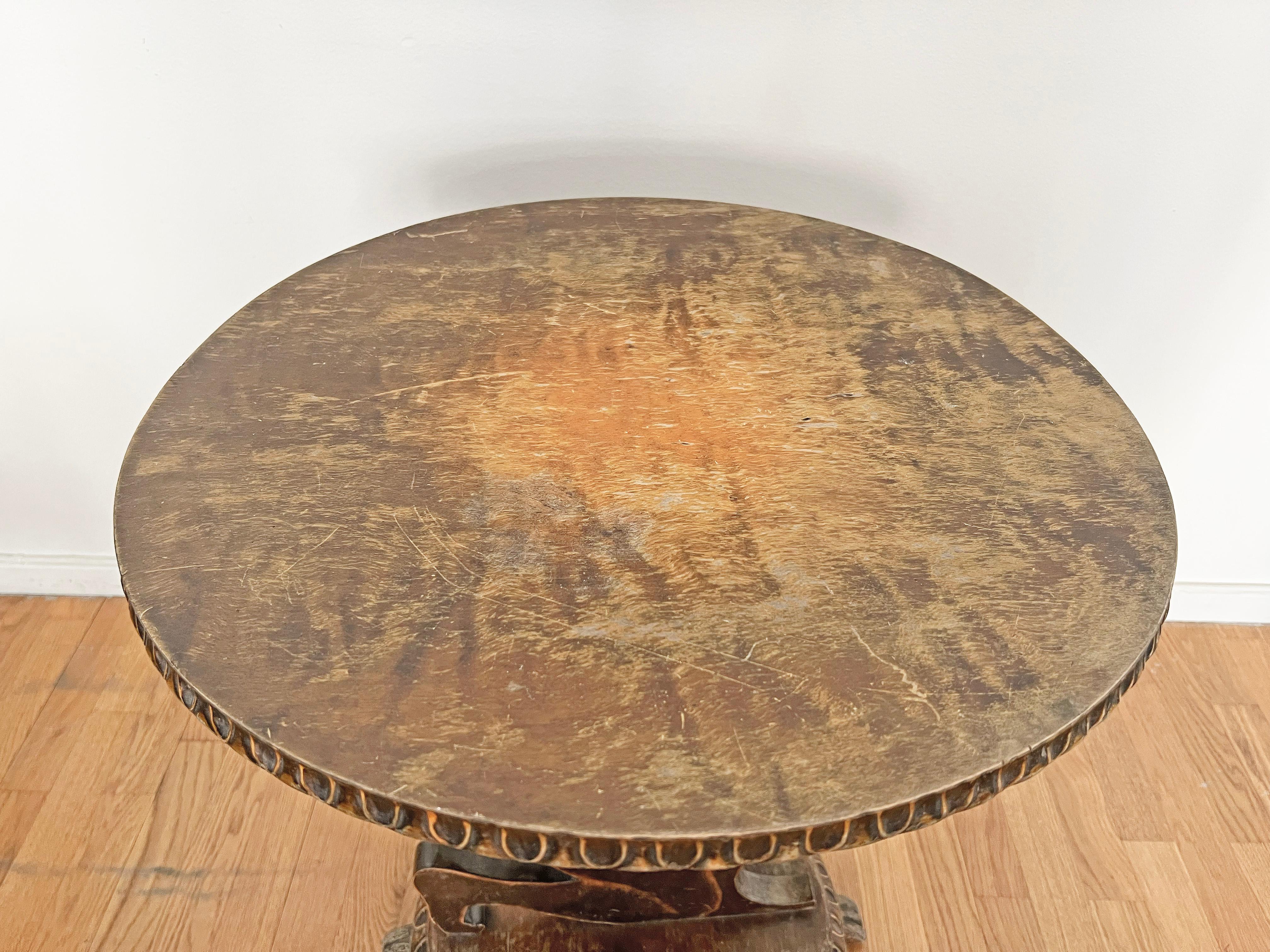 Scandinavian Modern Coffee or Side Table Produced in Sweden, circa 1920 - 1930s For Sale 7