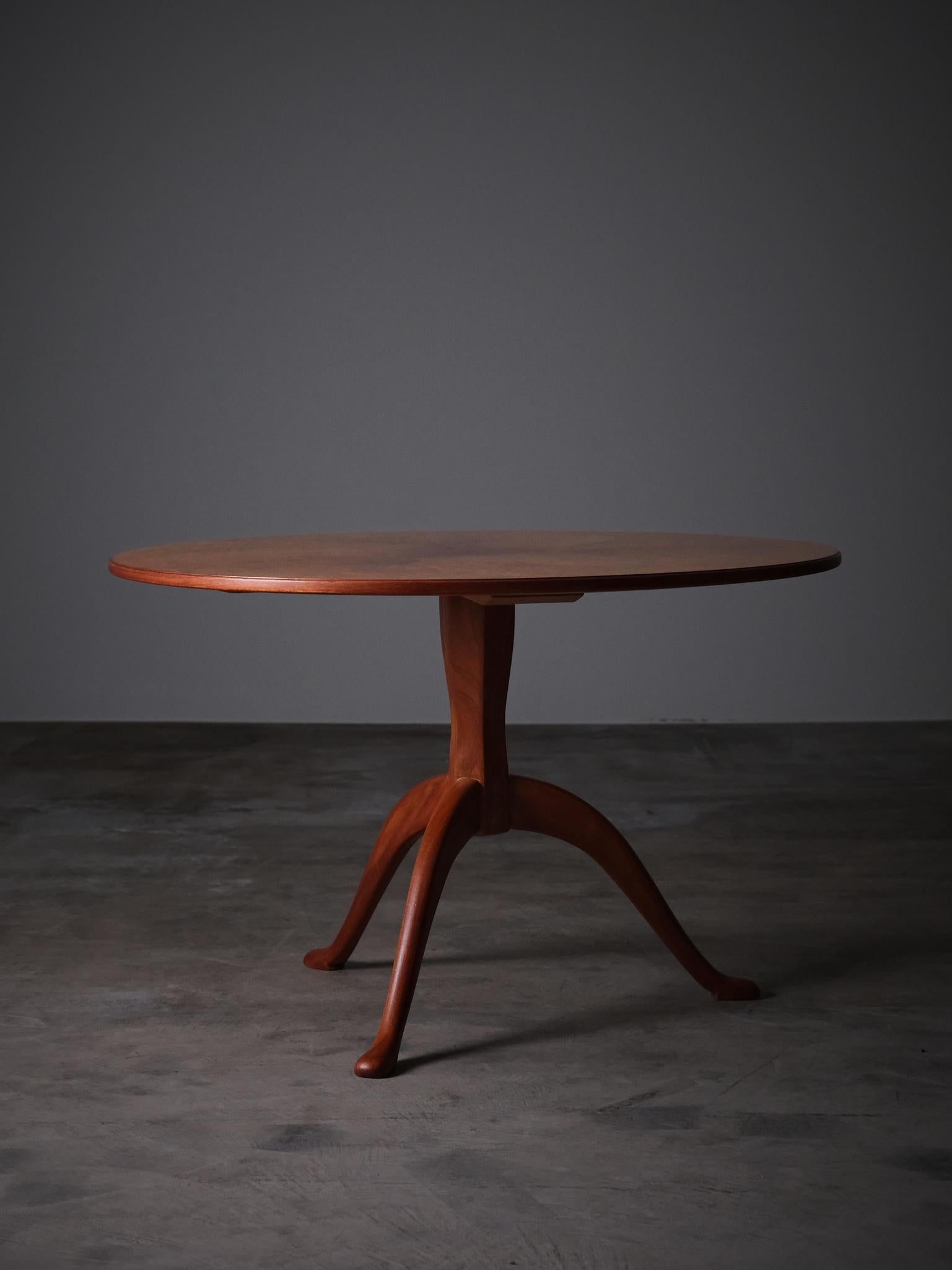 Table basse moderne scandinave 'Berg' par Carl Malmsten, Suède, années 1940 en vente 4